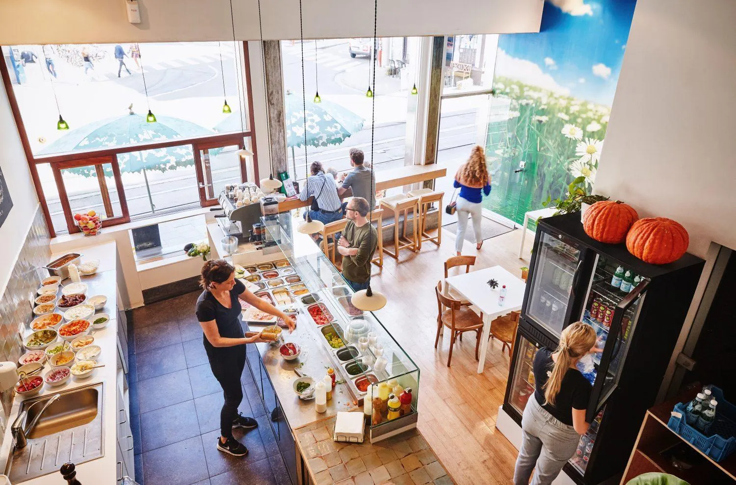 Restaurant/places to eat in The Hide