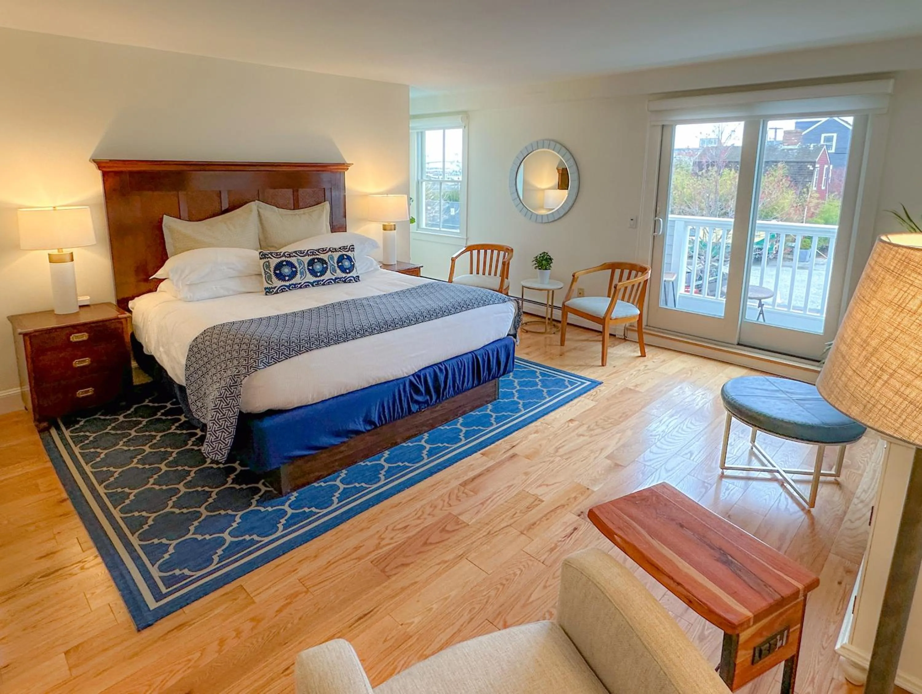 Photo of the whole room, Bed in Harborside Inn