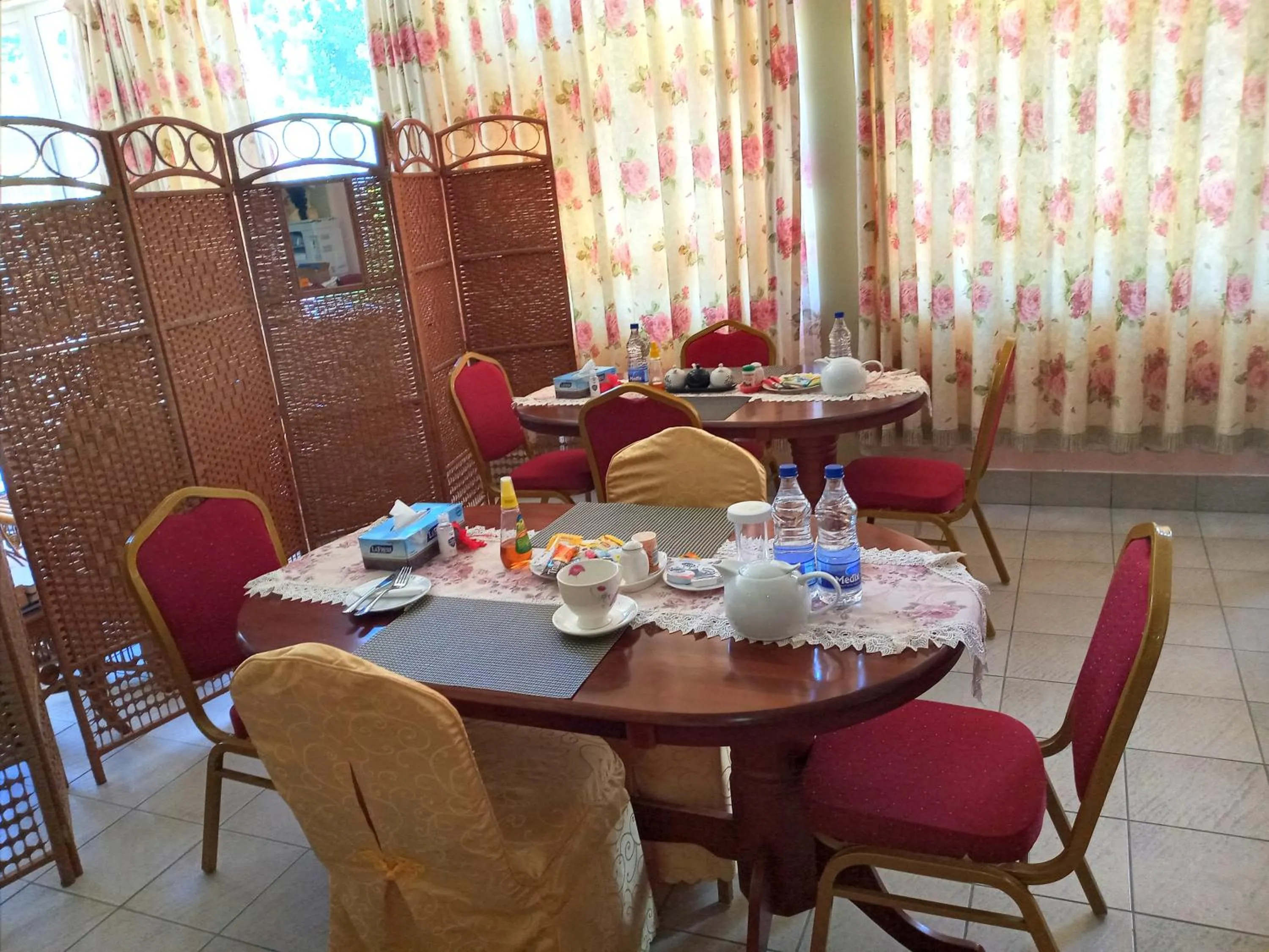 Restaurant/places to eat in Reef Holiday Apartments