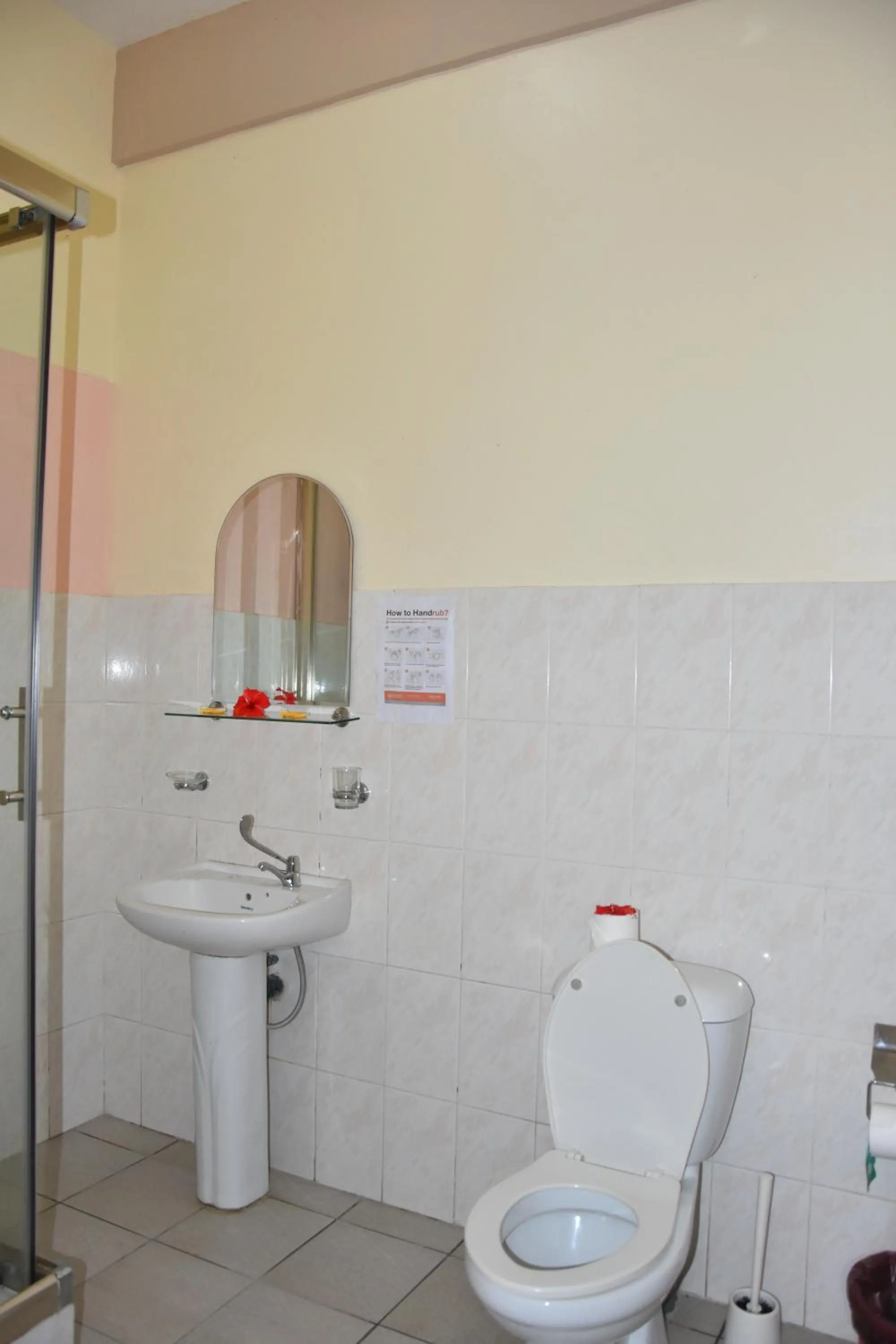 Bathroom in Reef Holiday Apartments