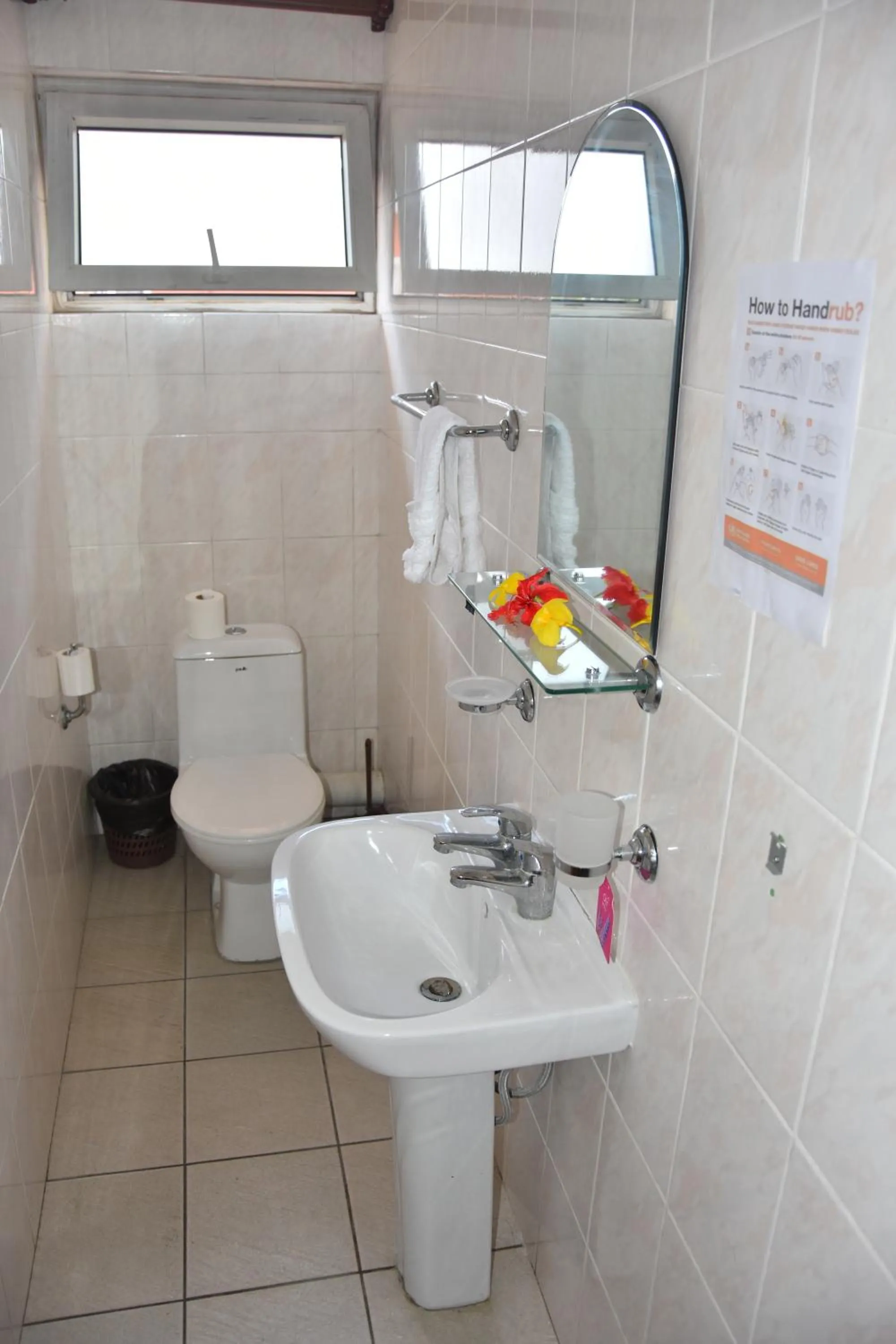 Toilet in Reef Holiday Apartments