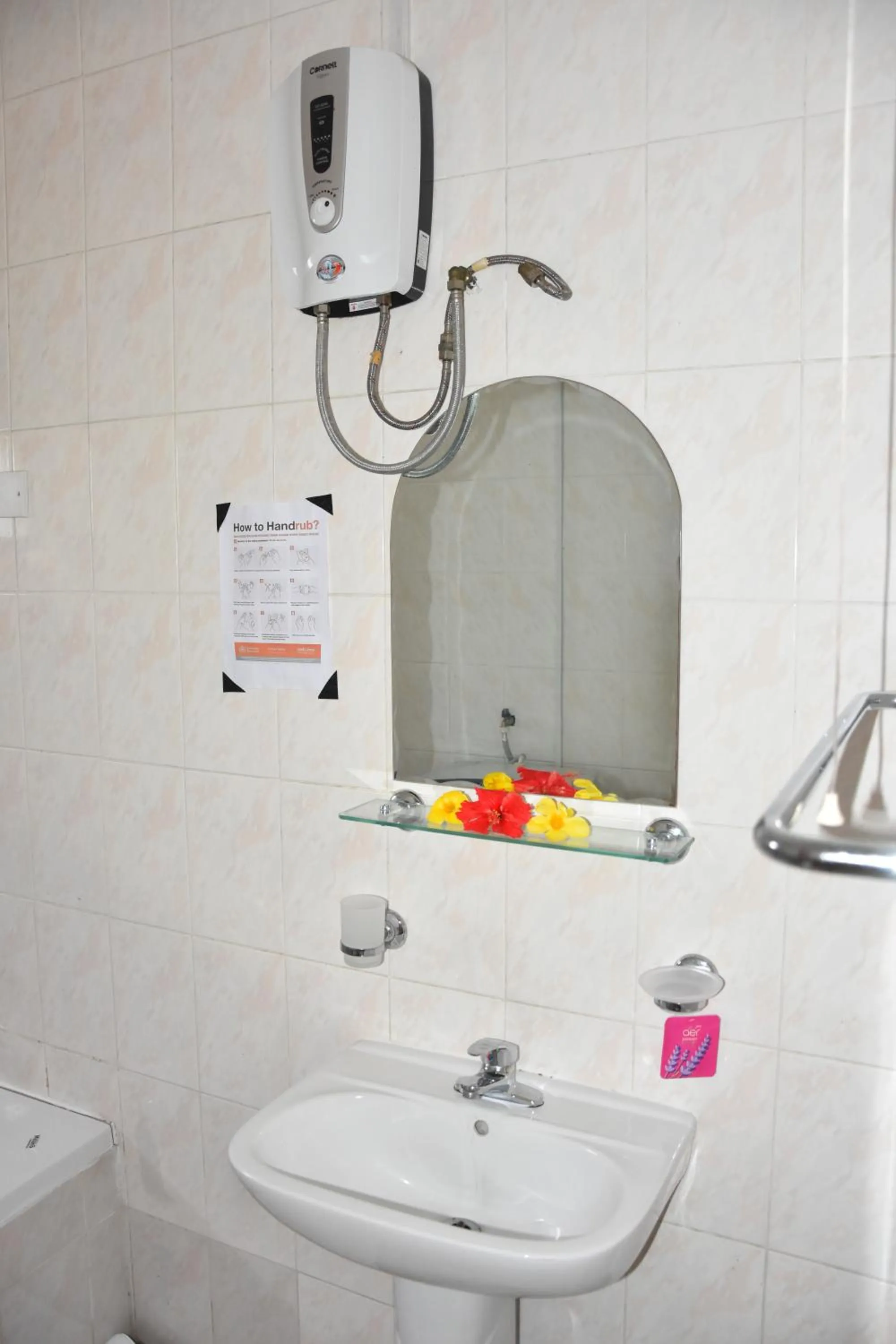 Bathroom in Reef Holiday Apartments