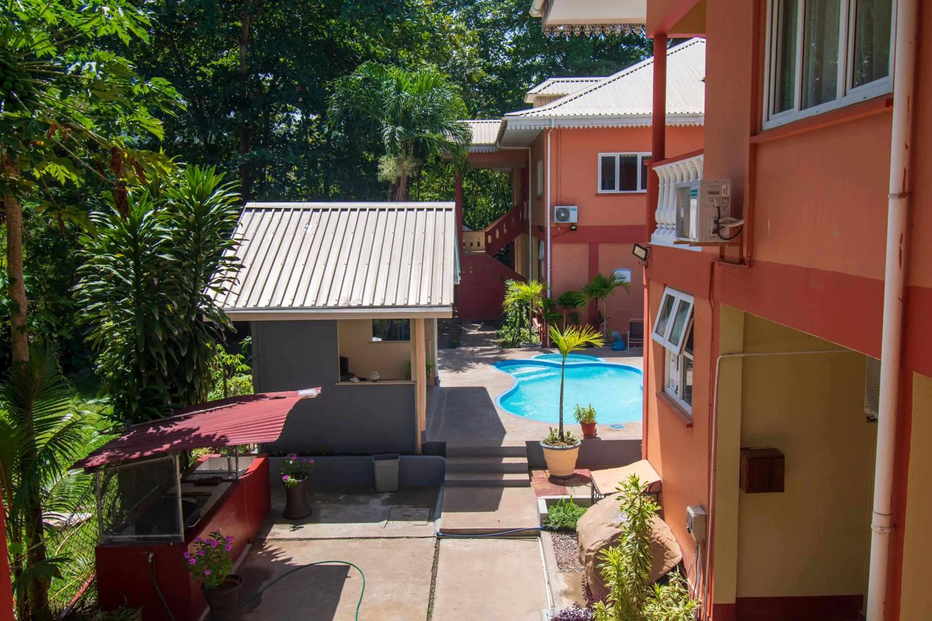 BBQ facilities in Reef Holiday Apartments