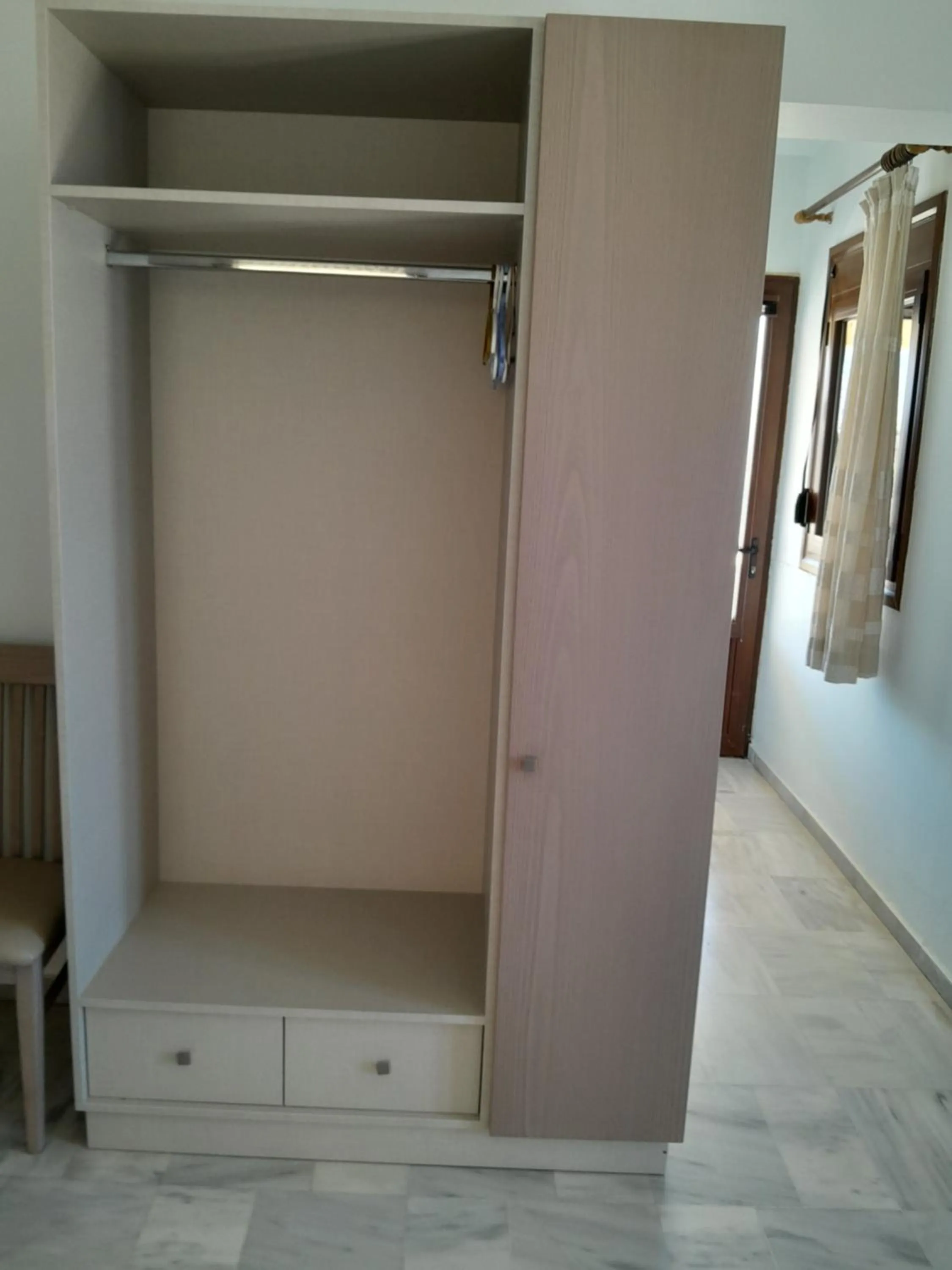 wardrobe in Kavos Melissa Studios