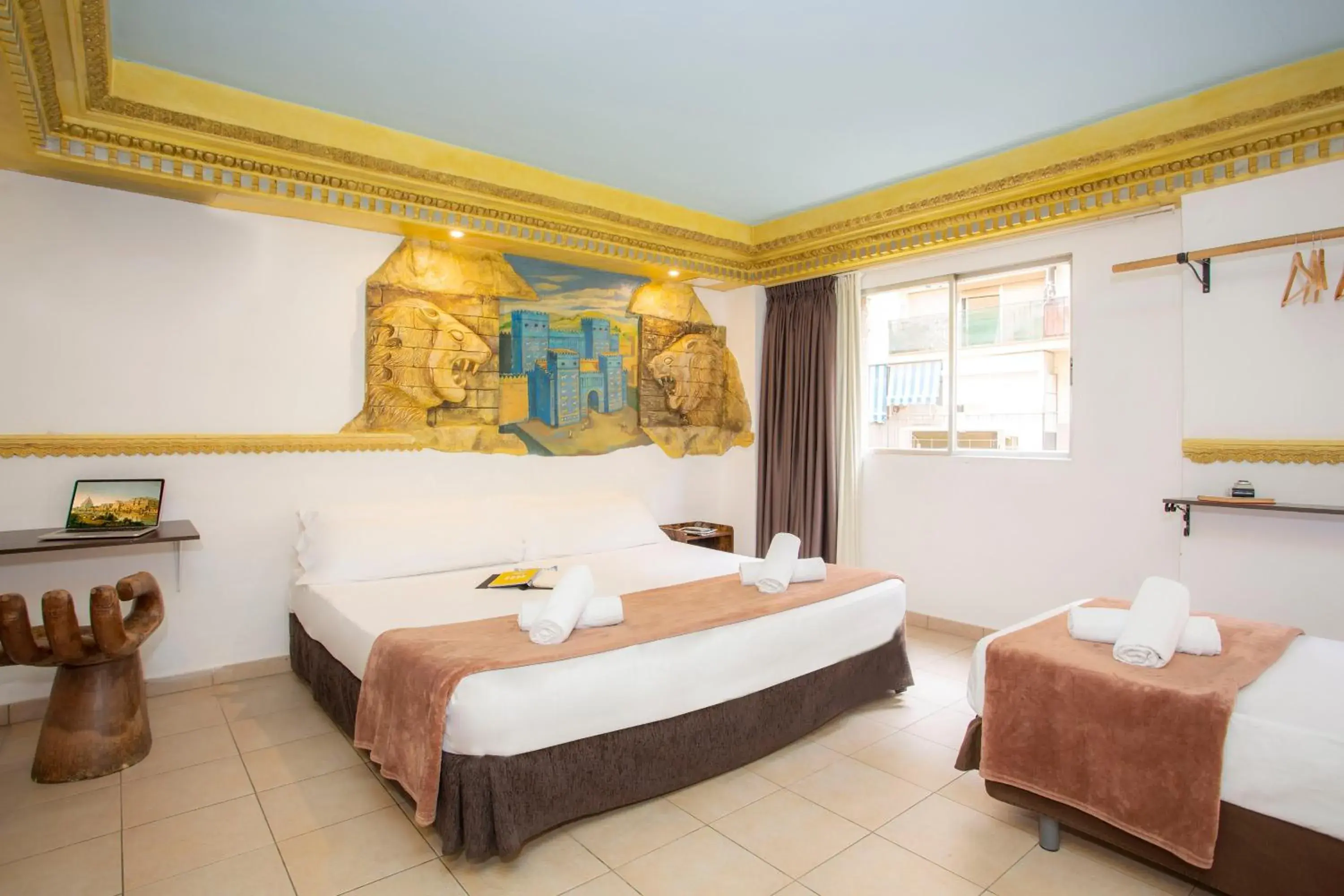 Triple Room with Private Bathroom in Casual Civilizaciones Valencia Triple Room with Private Bathroom in Casual Civilizaciones Valencia