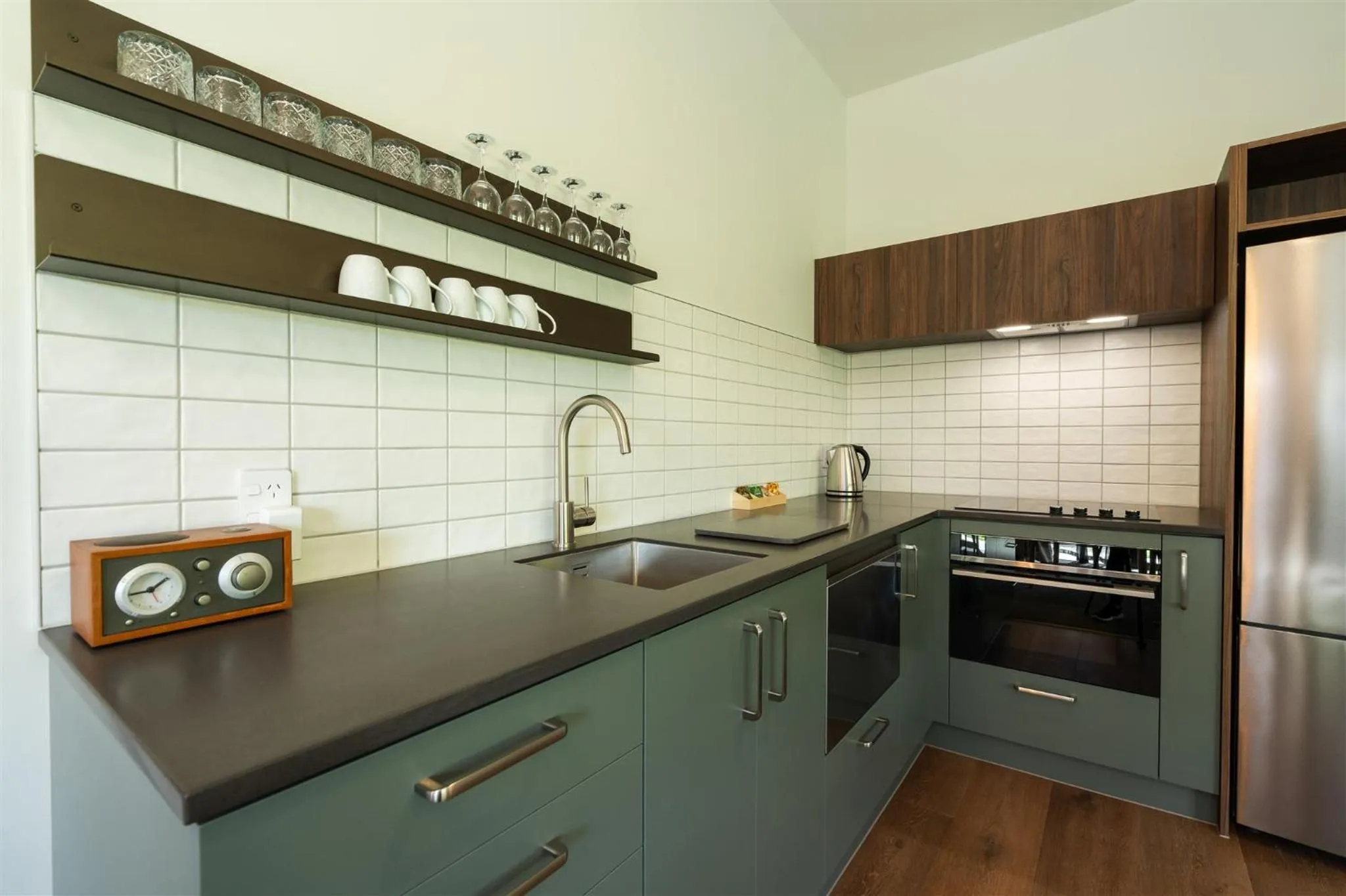 Kitchen or kitchenette in Edgewater Hotel