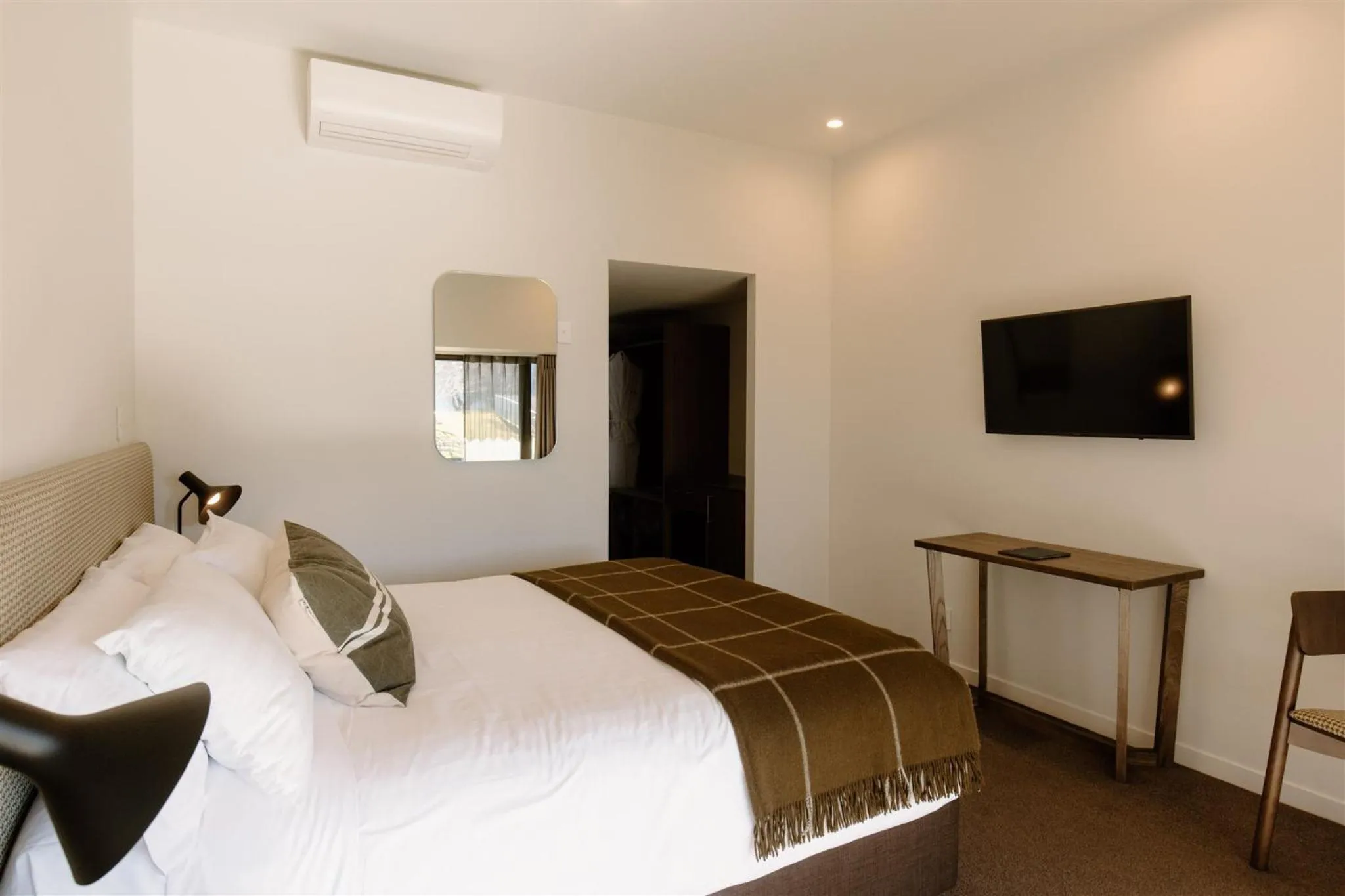 Bed in Edgewater Hotel