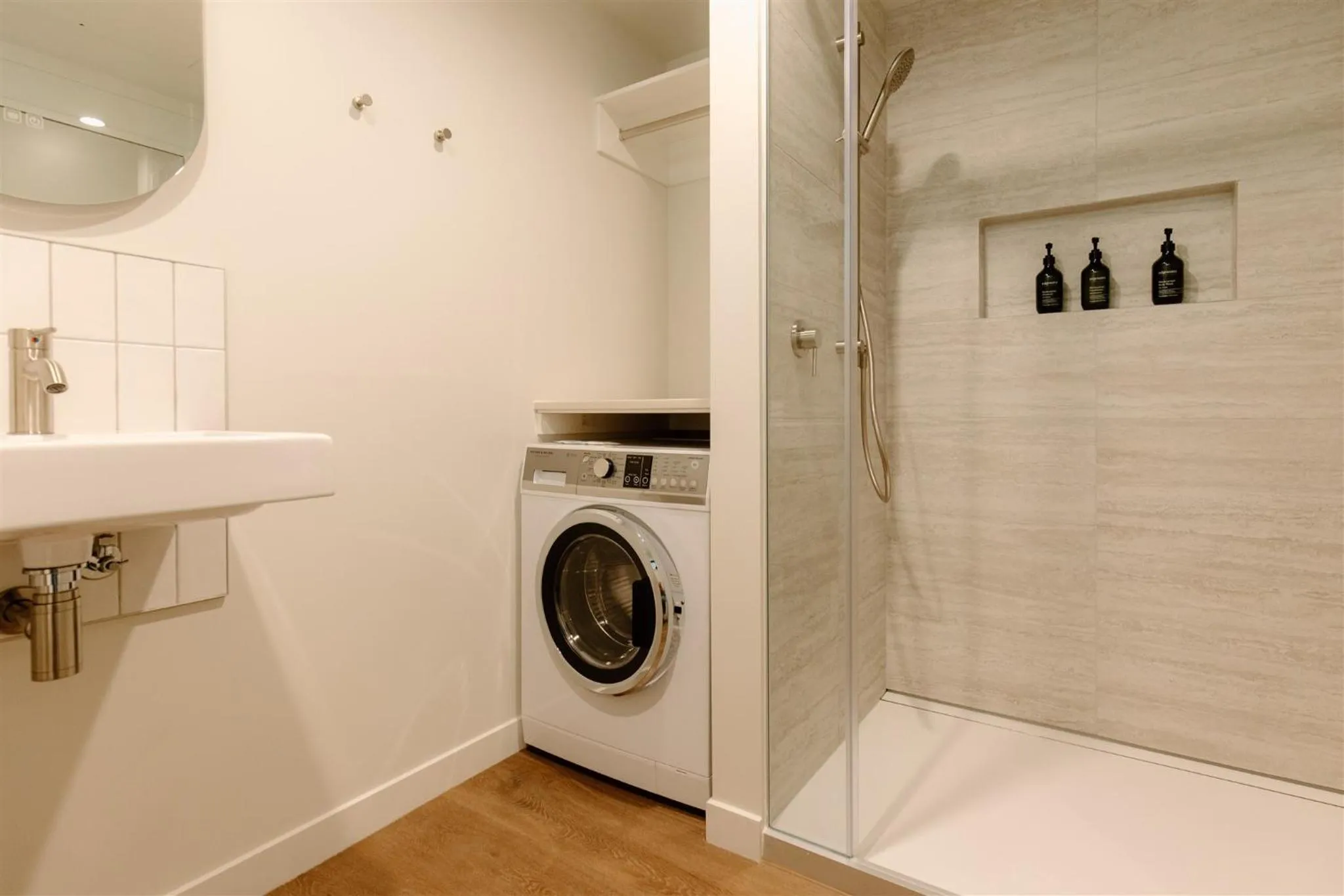 Shower in Edgewater Hotel