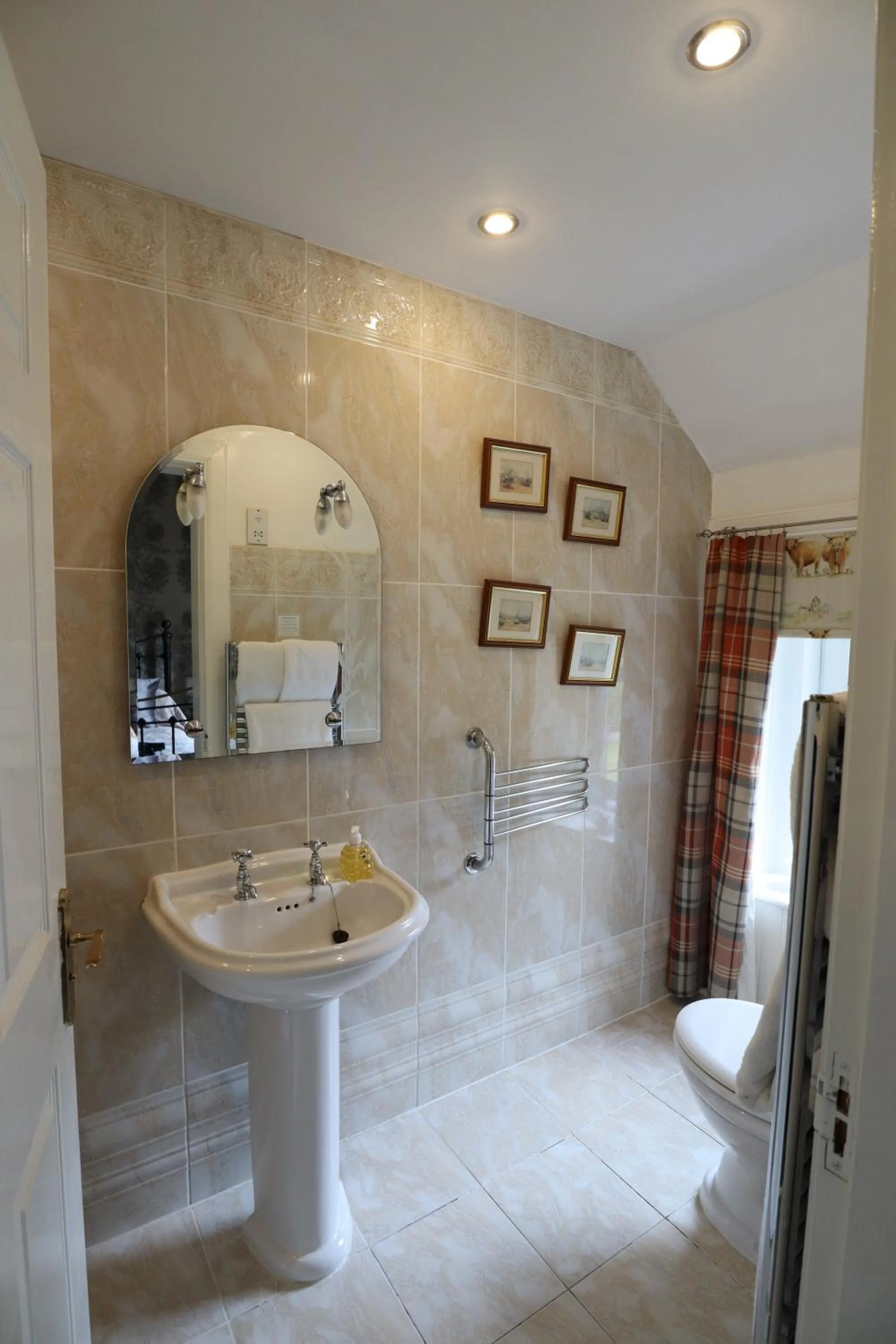 Bathroom in Alltavona House