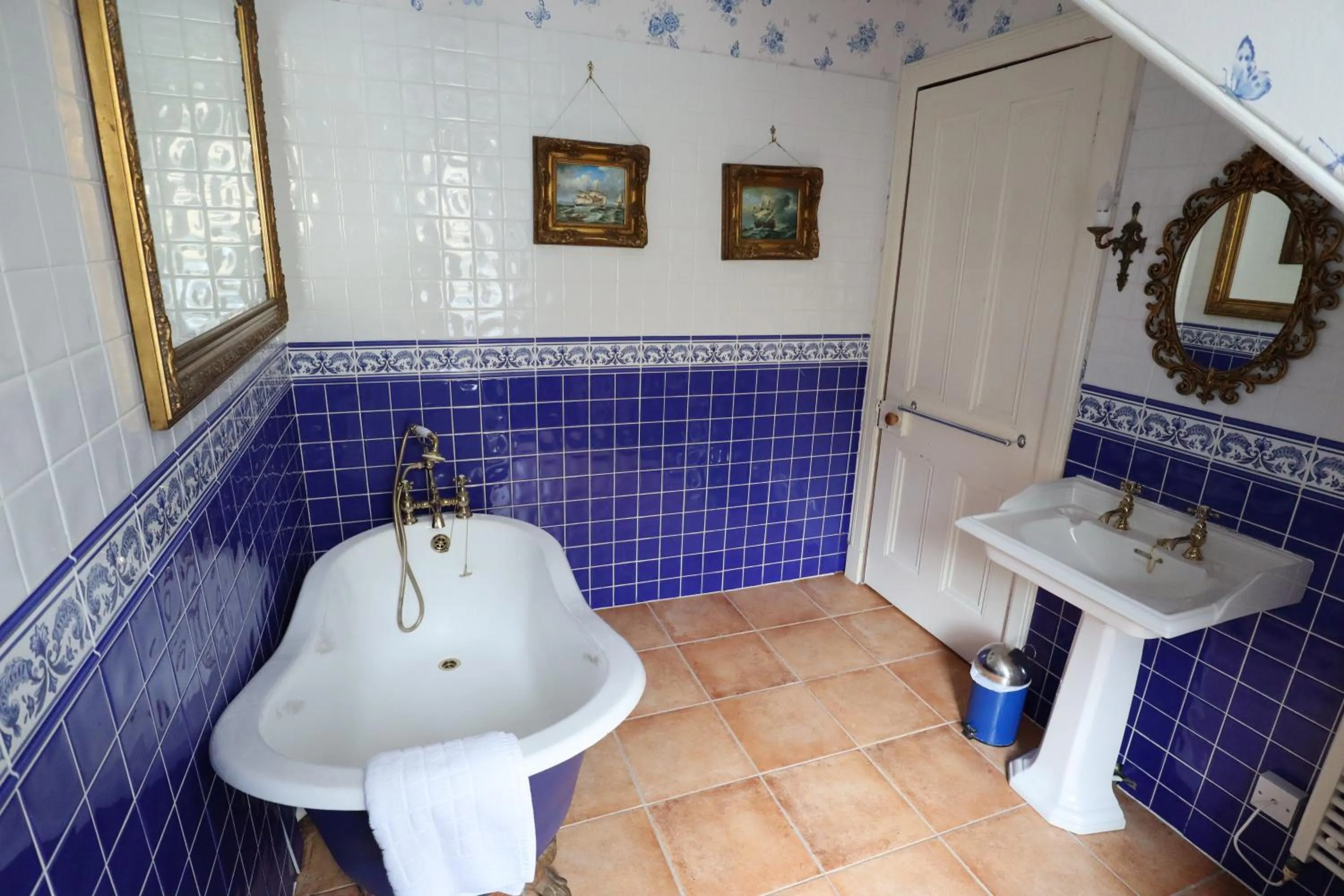 Bathroom in Alltavona House