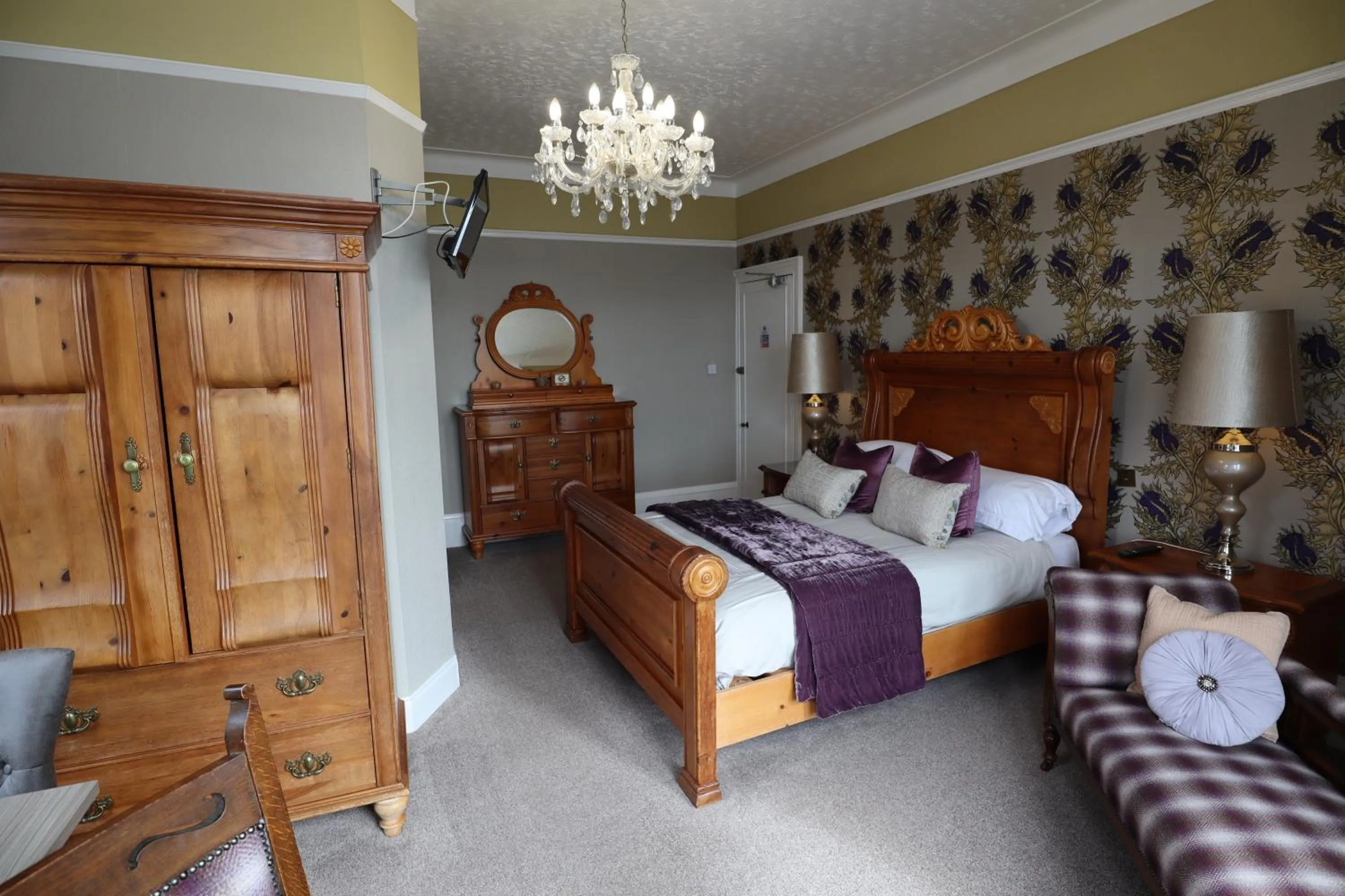 Photo of the whole room in Alltavona House