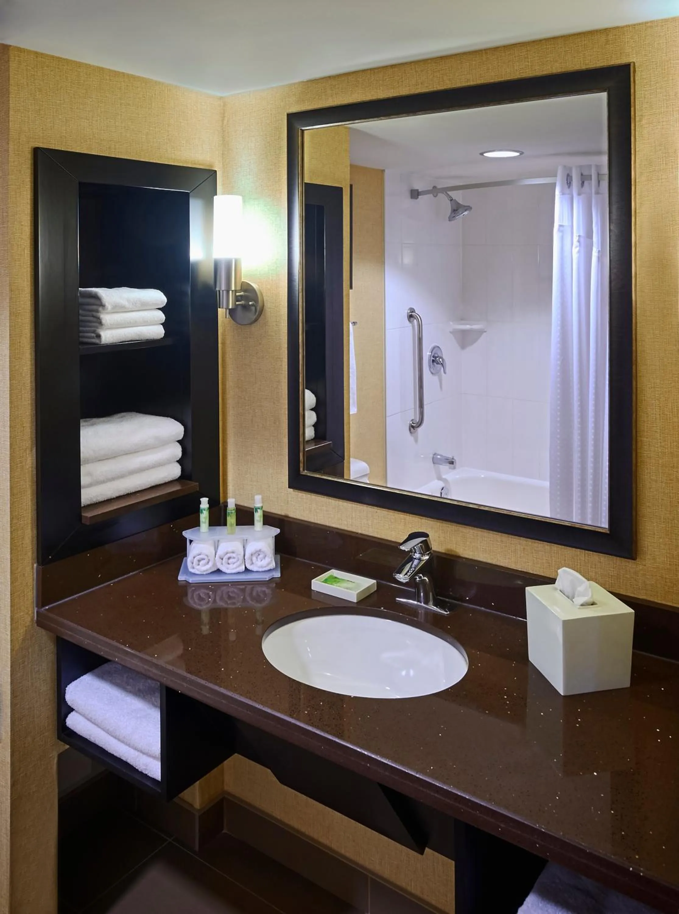 Bathroom in Holiday Inn Express & Suites Timmins by IHG