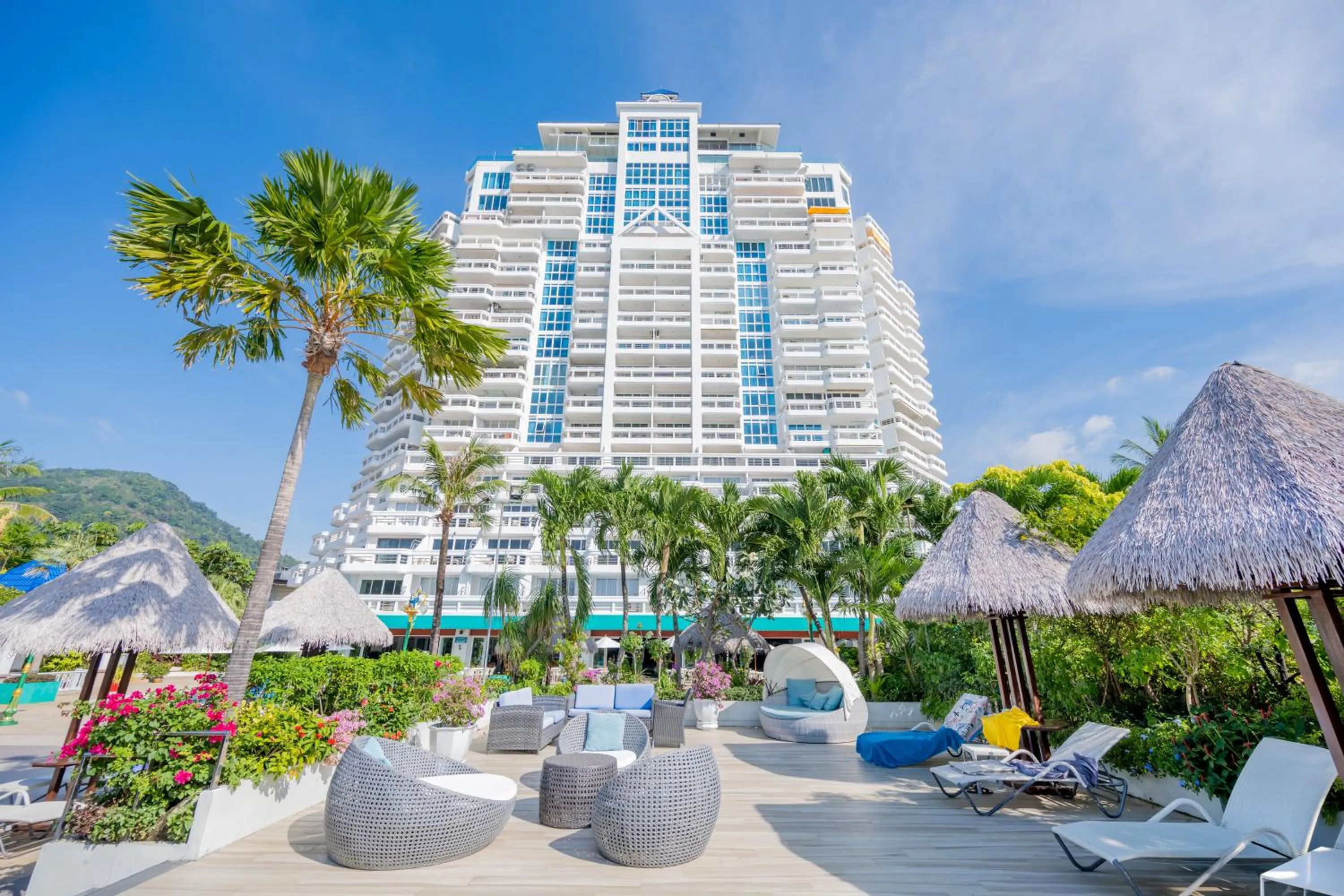 Garden in Andaman Beach Suites Hotel, Patong Phuket