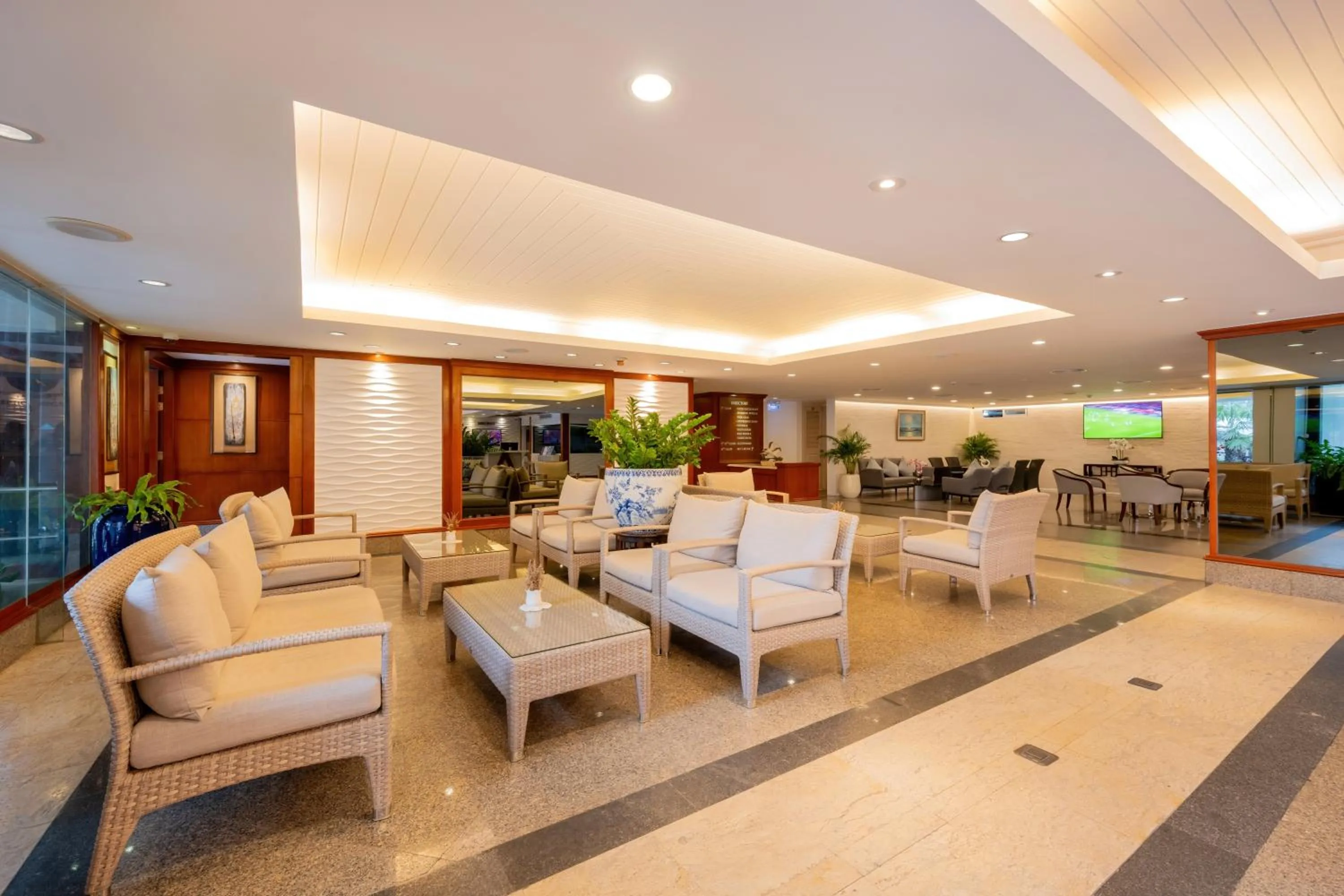 Lobby or reception in Andaman Beach Suites Hotel, Patong Phuket
