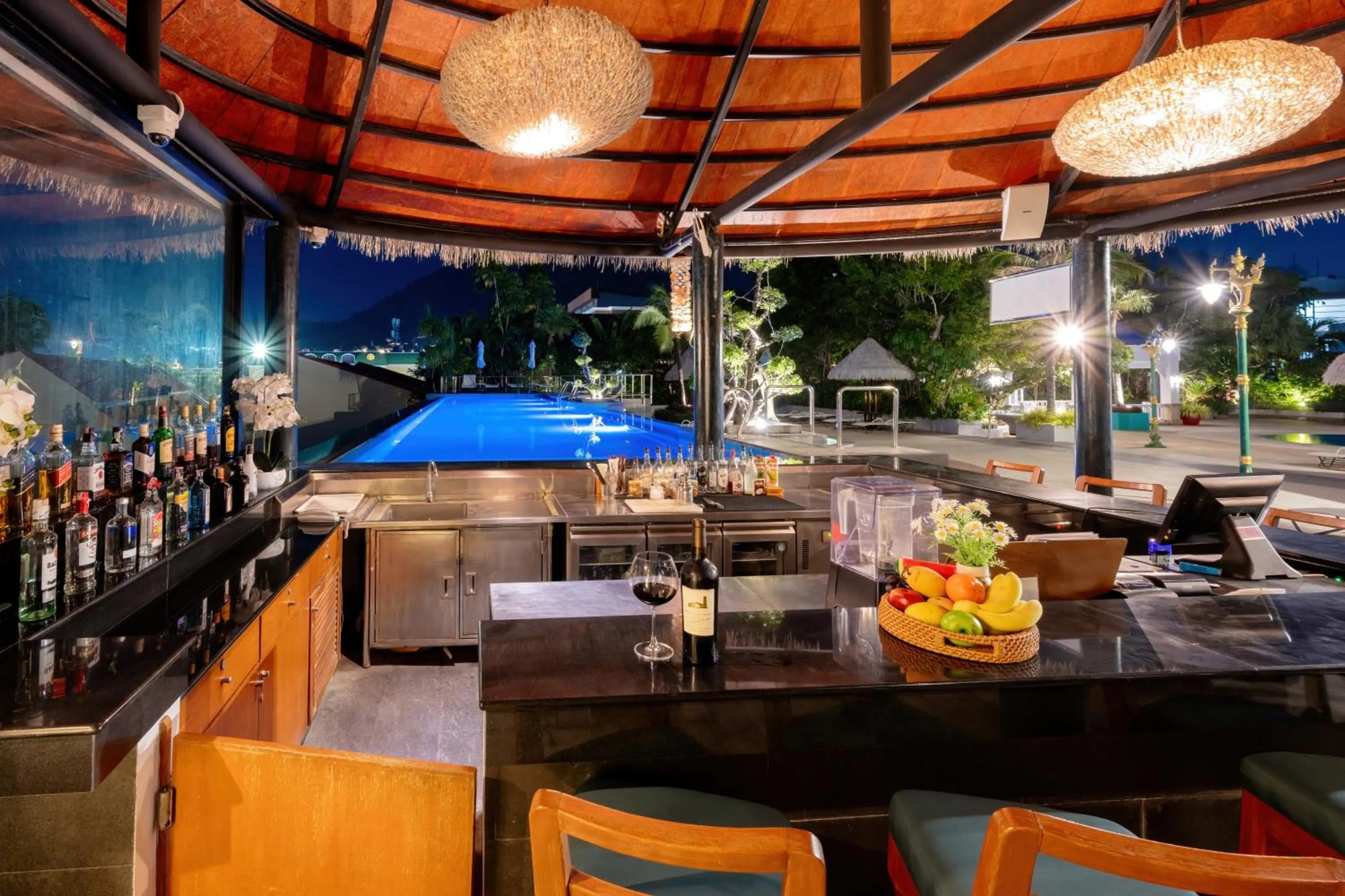 Lounge or bar in Andaman Beach Suites Hotel, Patong Phuket
