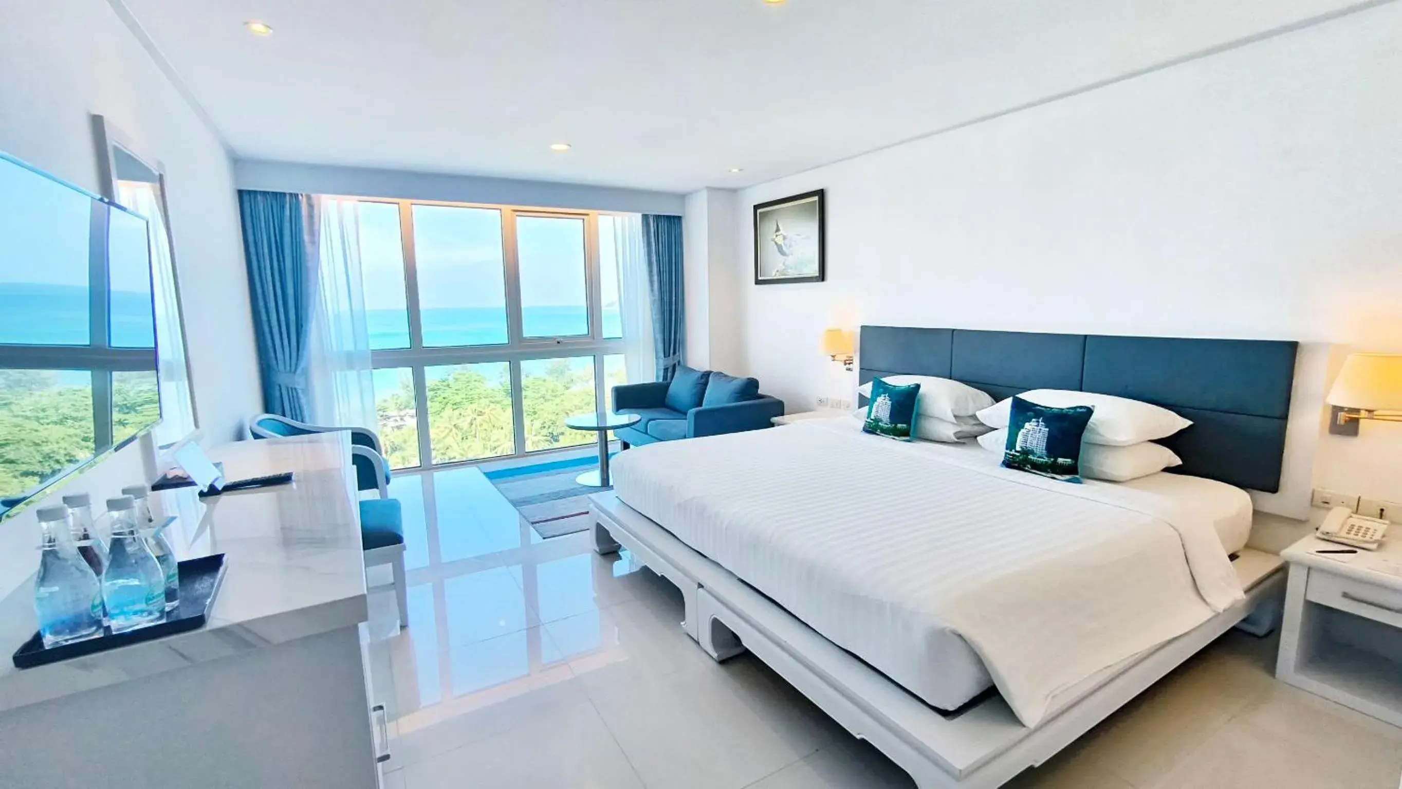 Superior Sea View in Andaman Beach Suites Hotel, Patong Phuket Superior Sea View in Andaman Beach Suites Hotel, Patong Phuket