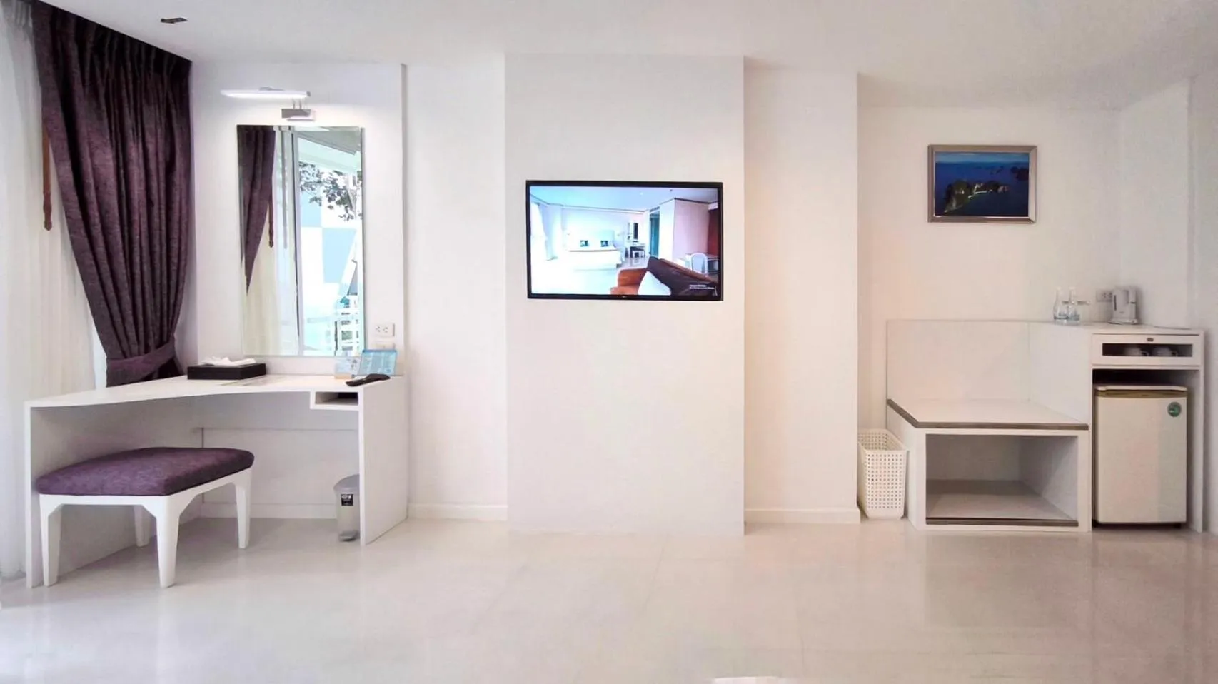 TV and multimedia in Andaman Beach Suites Hotel, Patong Phuket