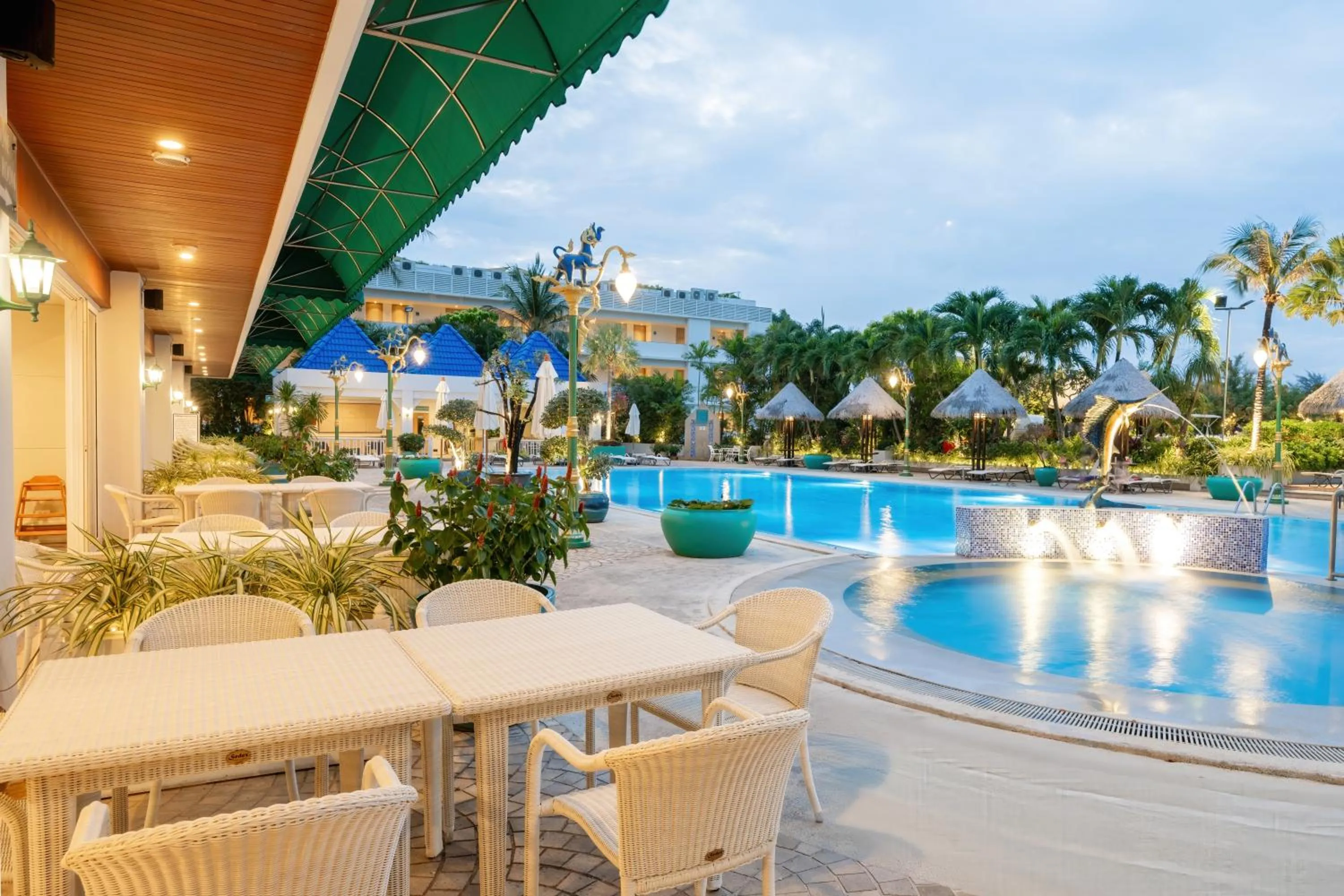 Swimming pool in Andaman Beach Suites Hotel, Patong Phuket
