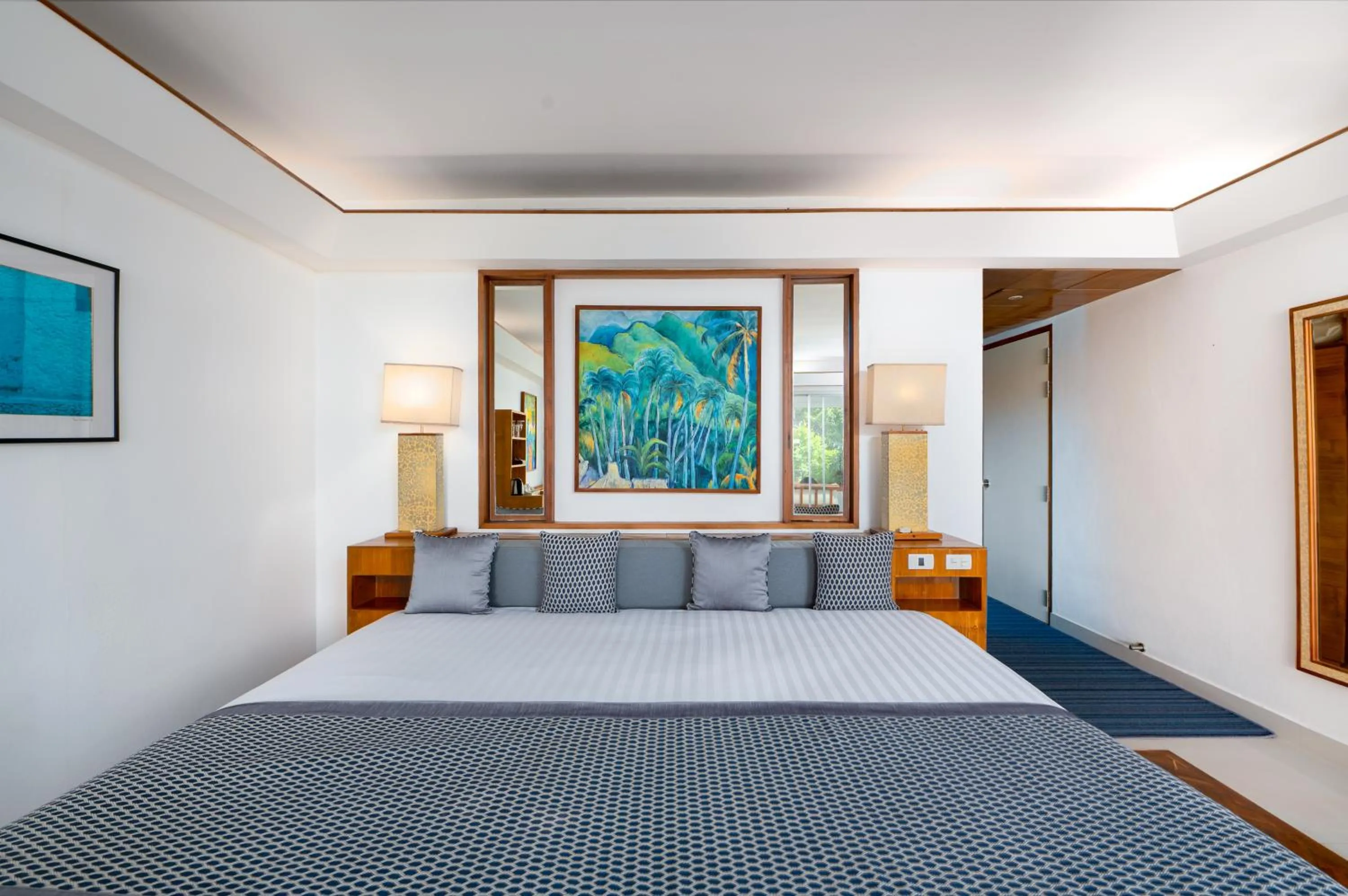 Bed in Mom Tri's Villa Royale - SHA Plus