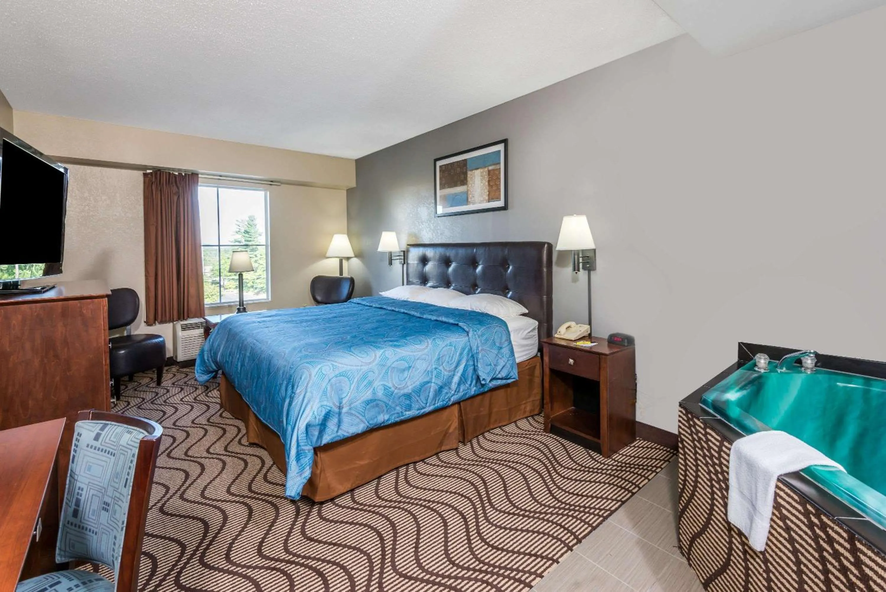 On site, Bed in Super 8 by Wyndham Mars/Cranberry/Pittsburgh Area