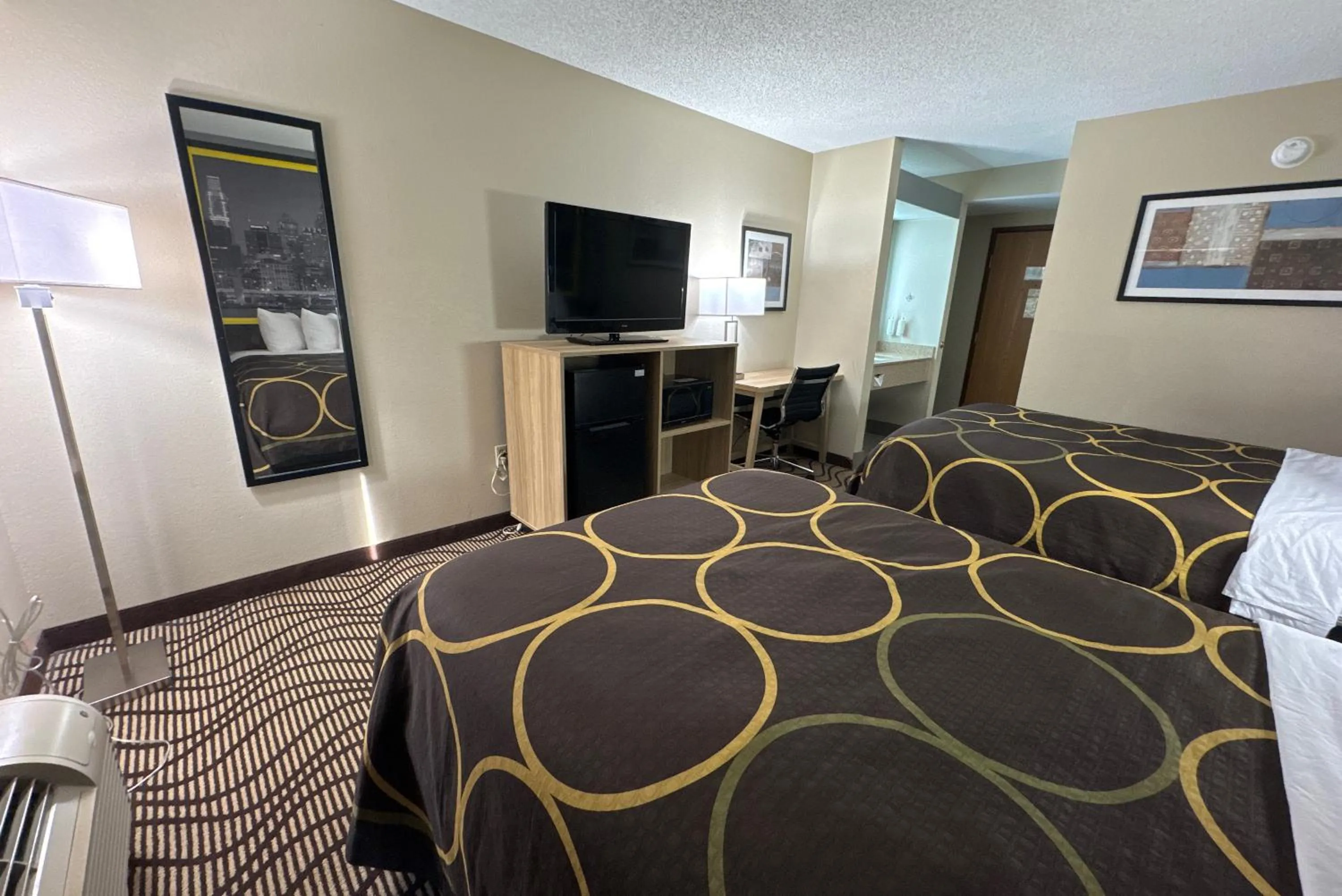 Bed in Super 8 by Wyndham Mars/Cranberry/Pittsburgh Area