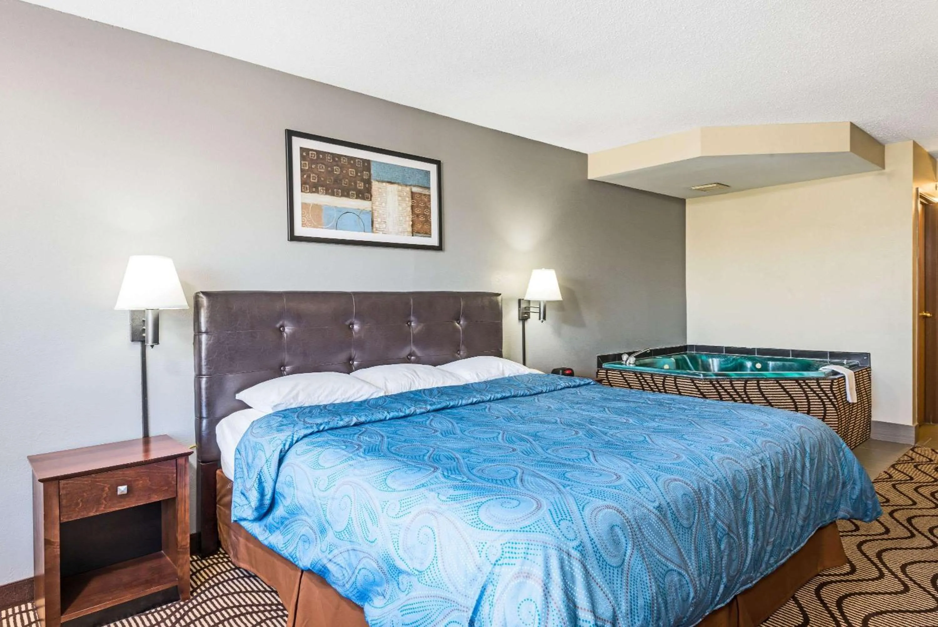 On site, Bed in Super 8 by Wyndham Mars/Cranberry/Pittsburgh Area