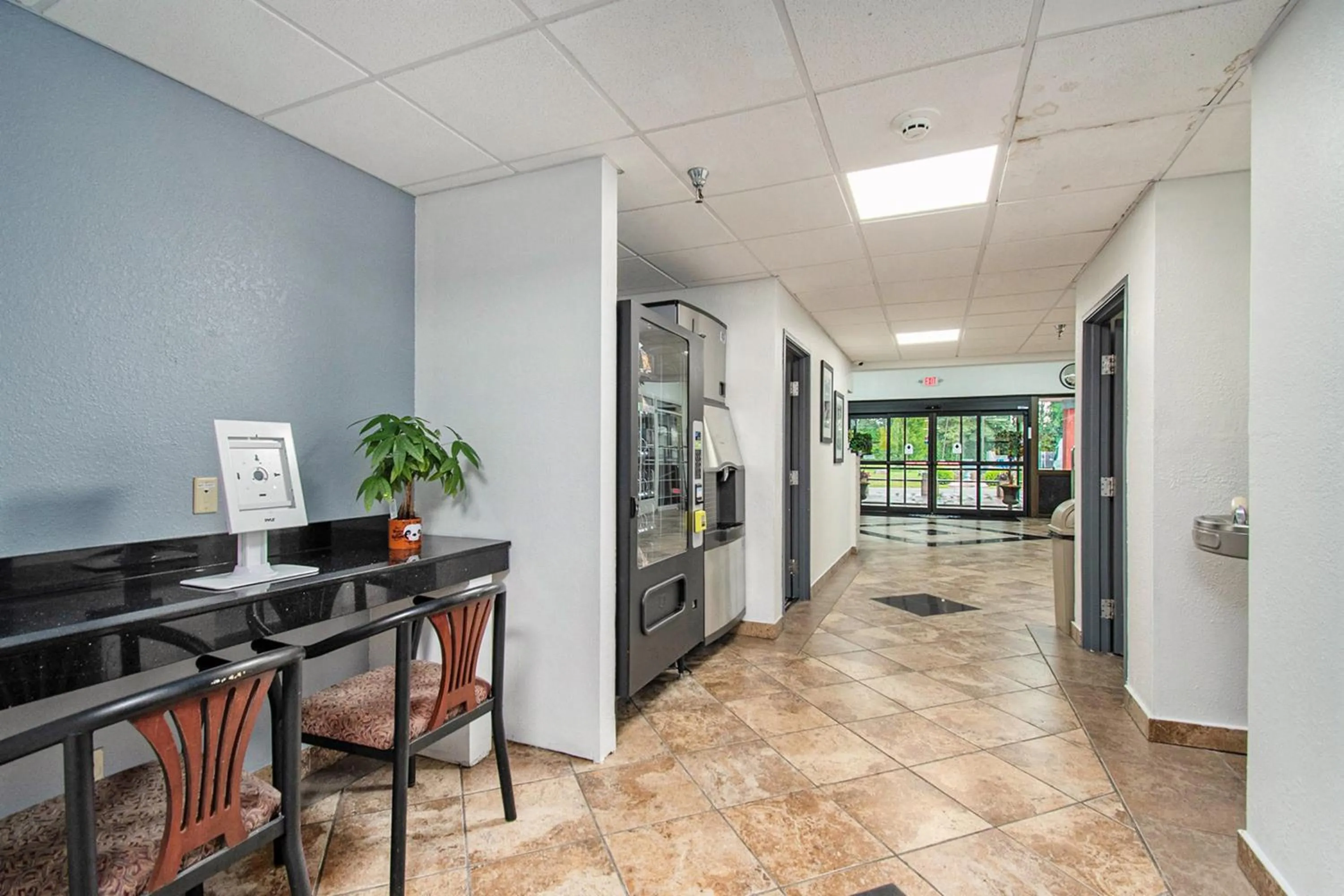 Business facilities in Days Inn & Suites by Wyndham Mt Pleasant