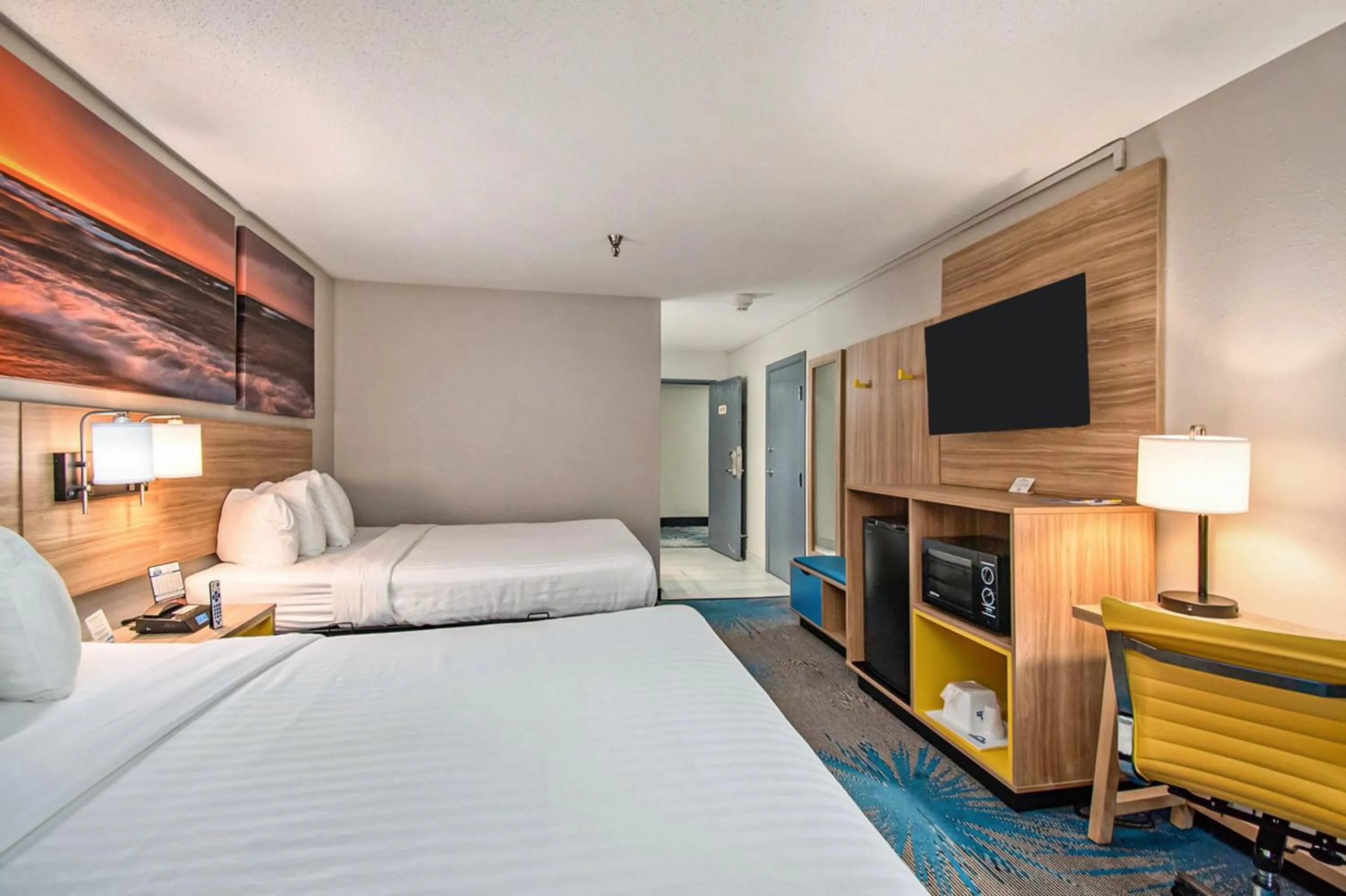 Bed in Days Inn & Suites by Wyndham Mt Pleasant