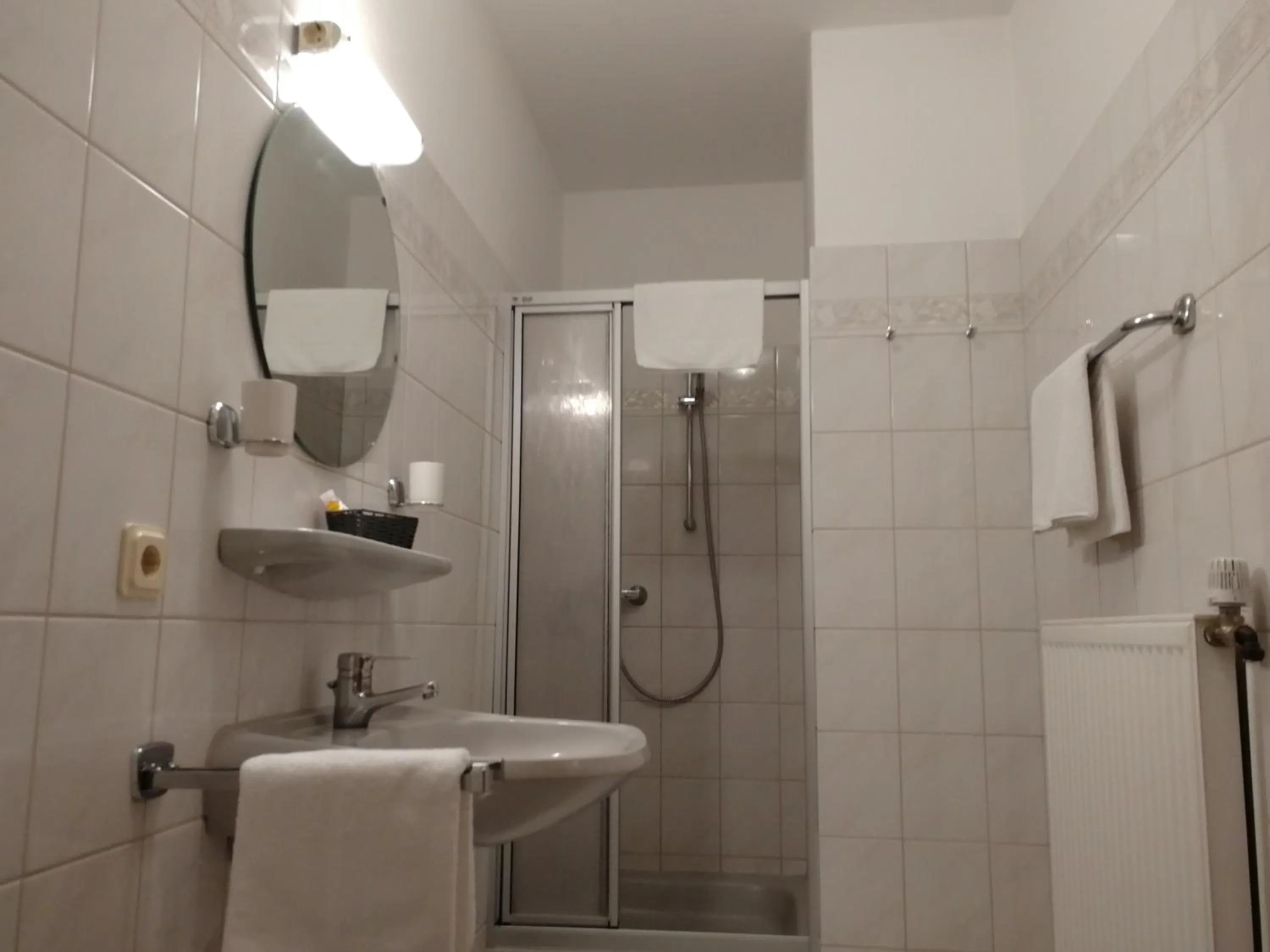 Shower in Hotel & Gasthaus Zum Domkreuger