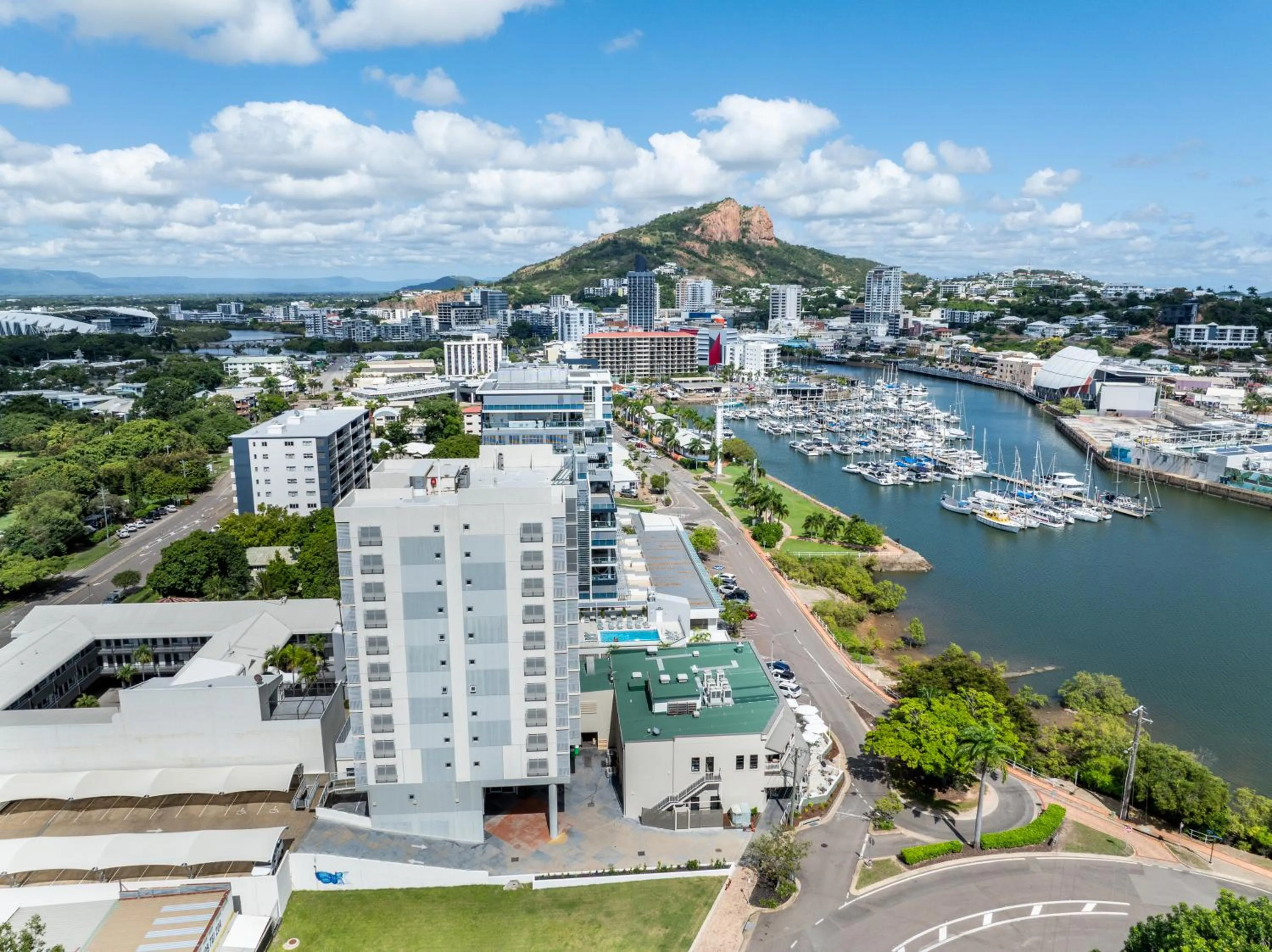 Property building in Oaks Townsville Hotel