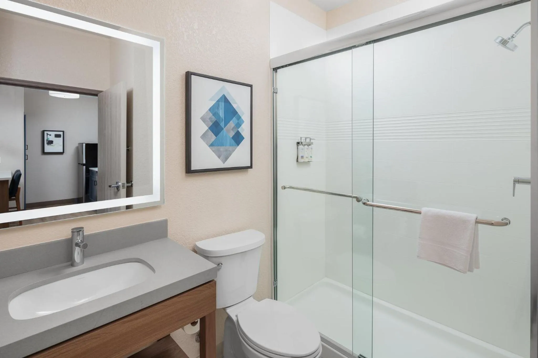 Bathroom in Candlewood Suites St. Robert by IHG