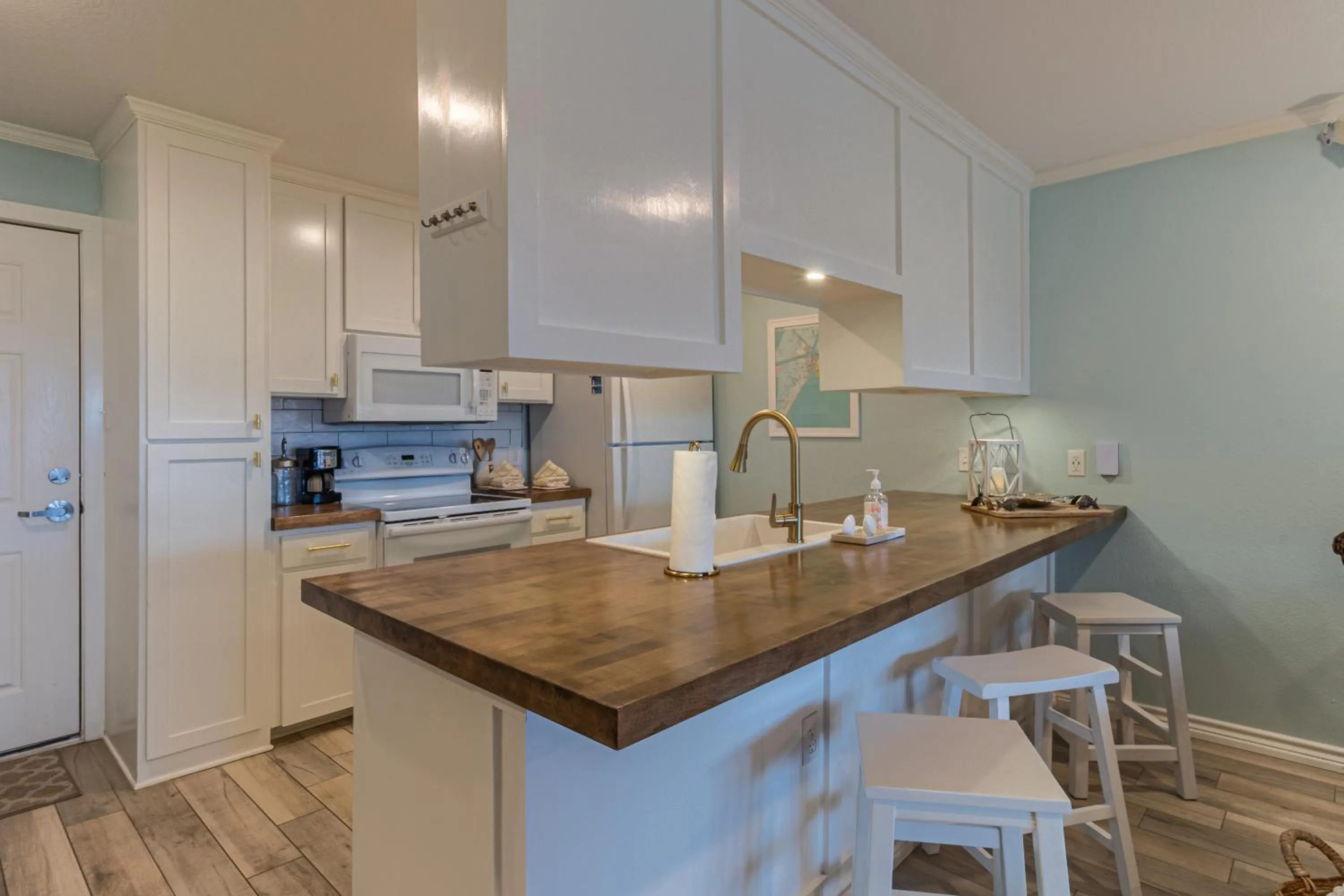 Executive Keys Condominiums on the Beach