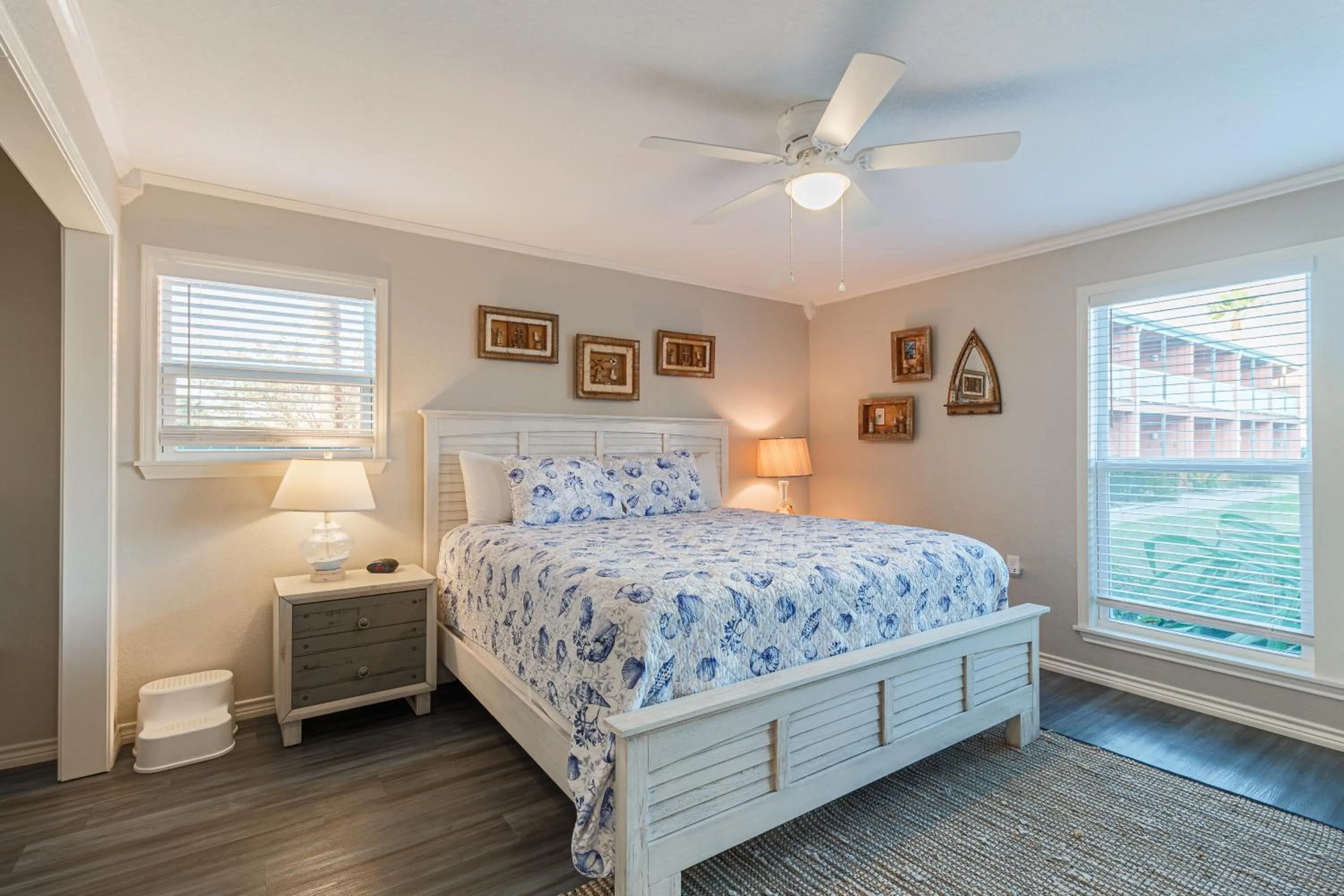 Bed in Executive Keys Condominiums on the Beach