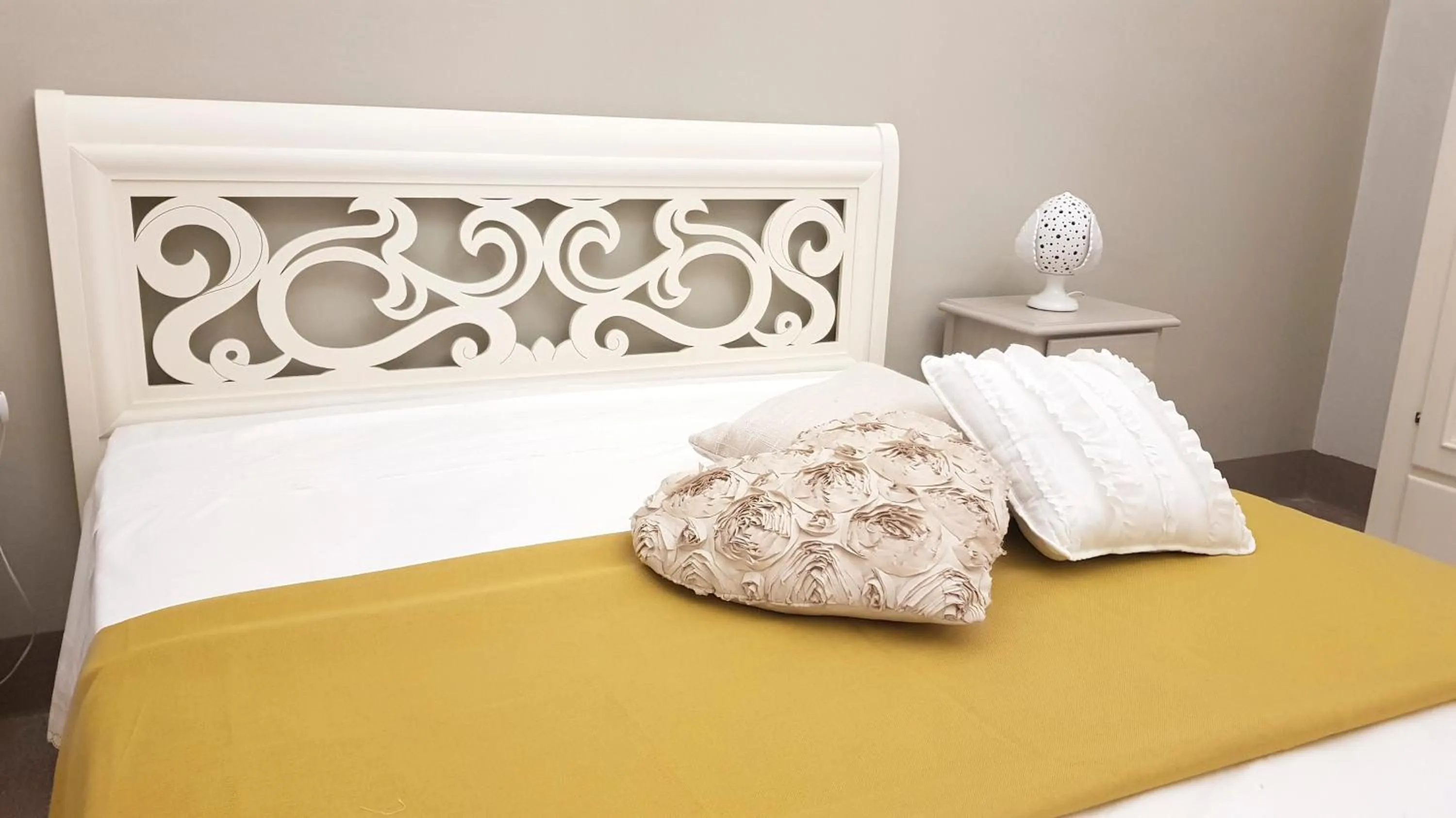 Bedroom, Bed in Villa Cesarea Dimora di Charme