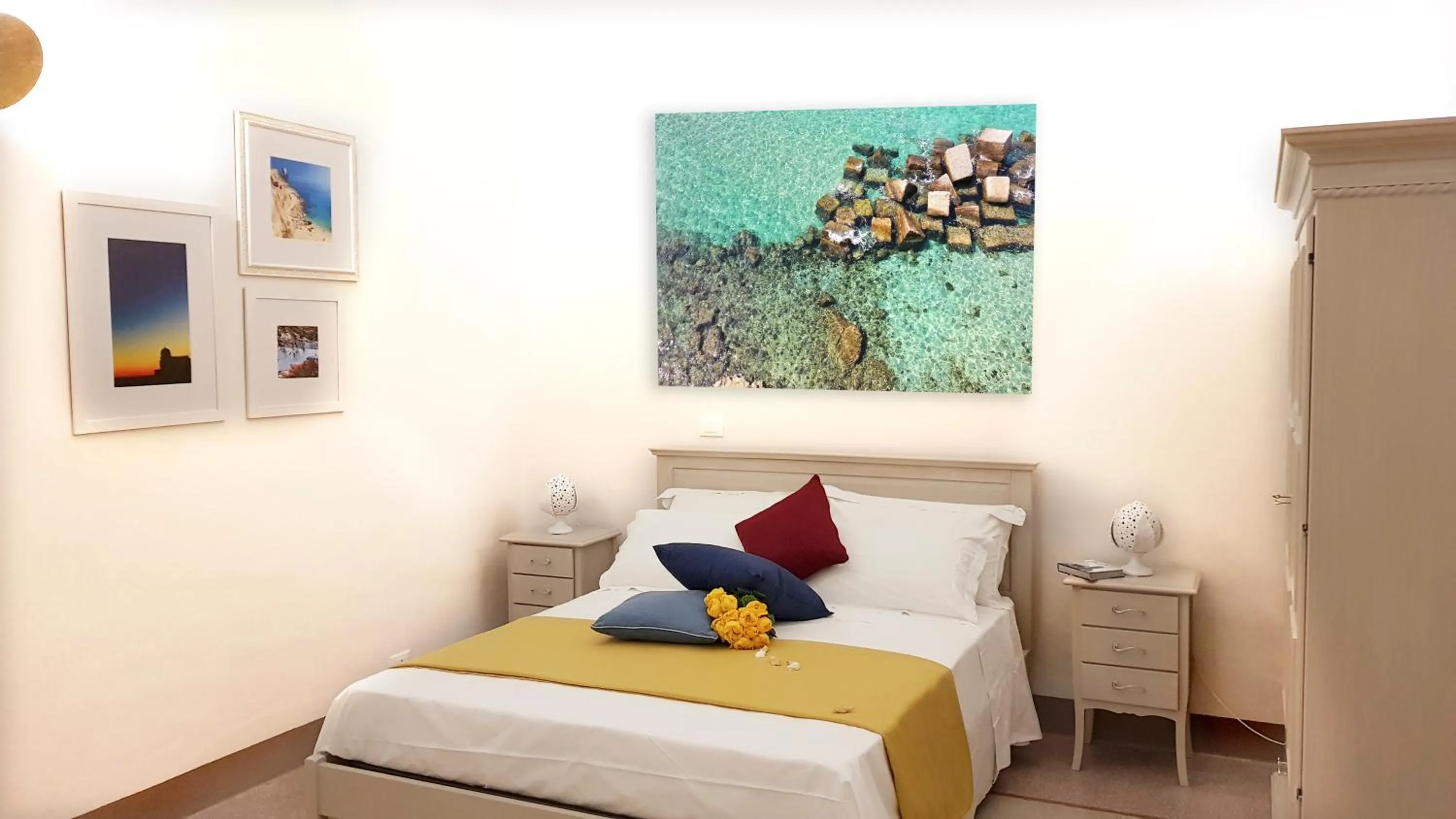 Bedroom, Bed in Villa Cesarea Dimora di Charme