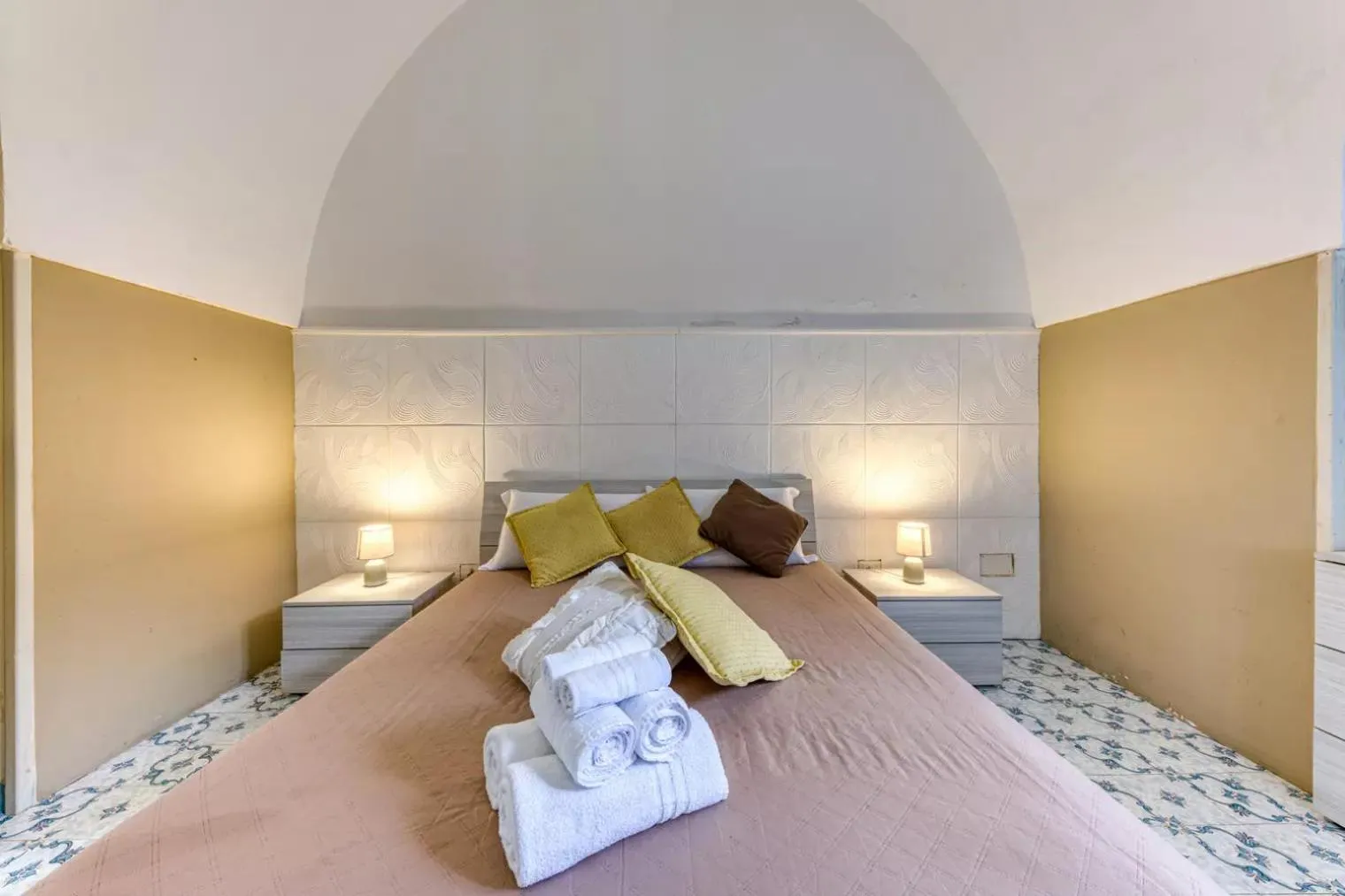 Bed in Villa Cesarea Dimora di Charme