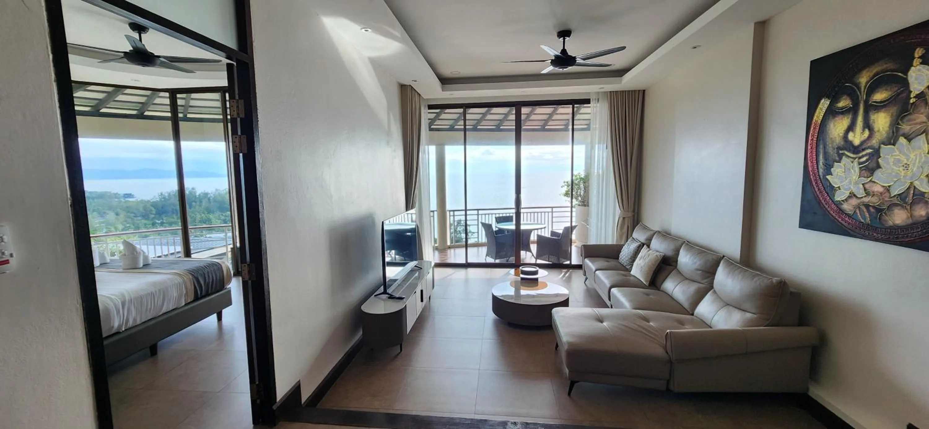 Living room in Sunset Hill Boutique Resort Koh Phangan