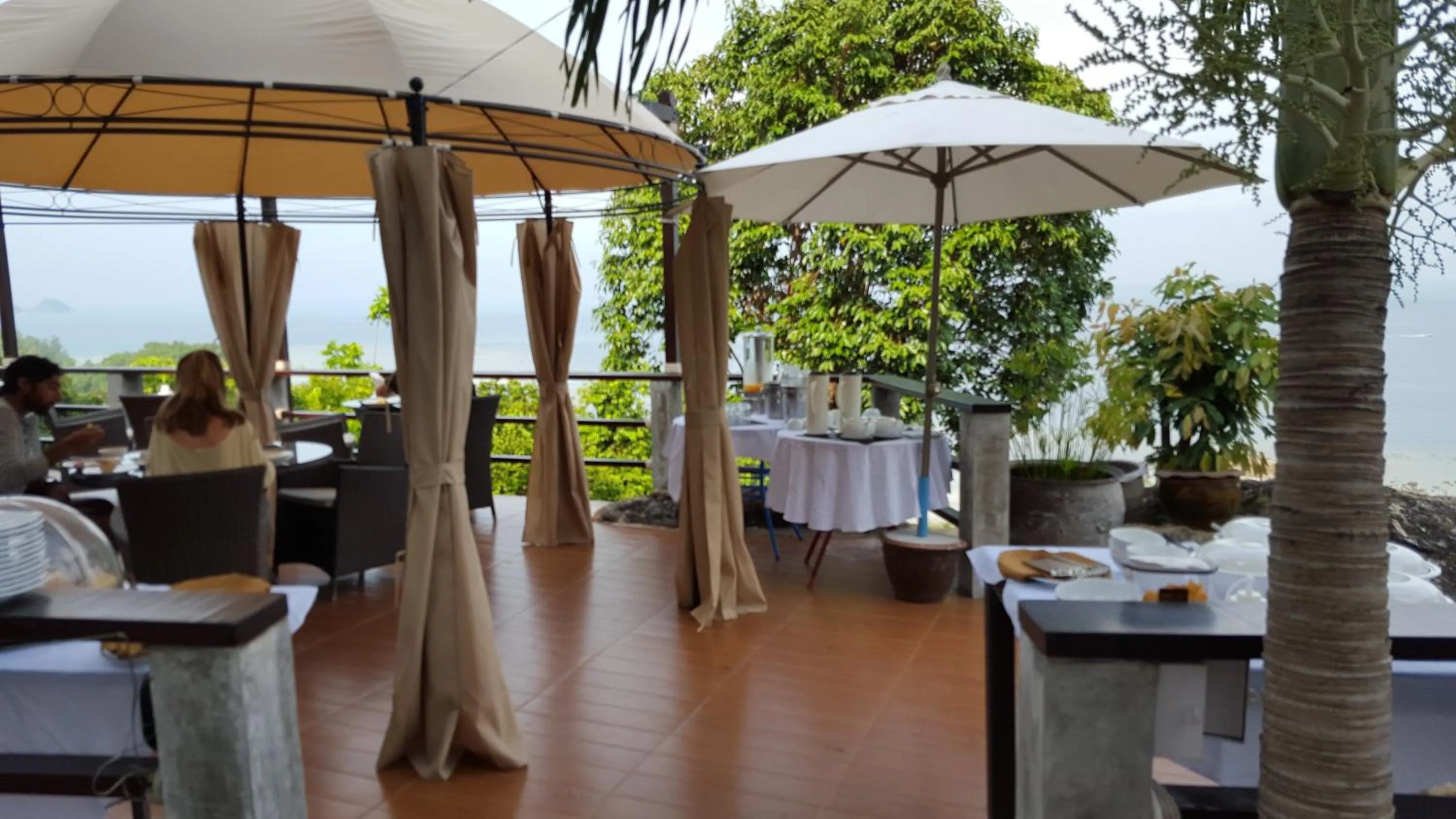 Dining area in Sunset Hill Boutique Resort Koh Phangan