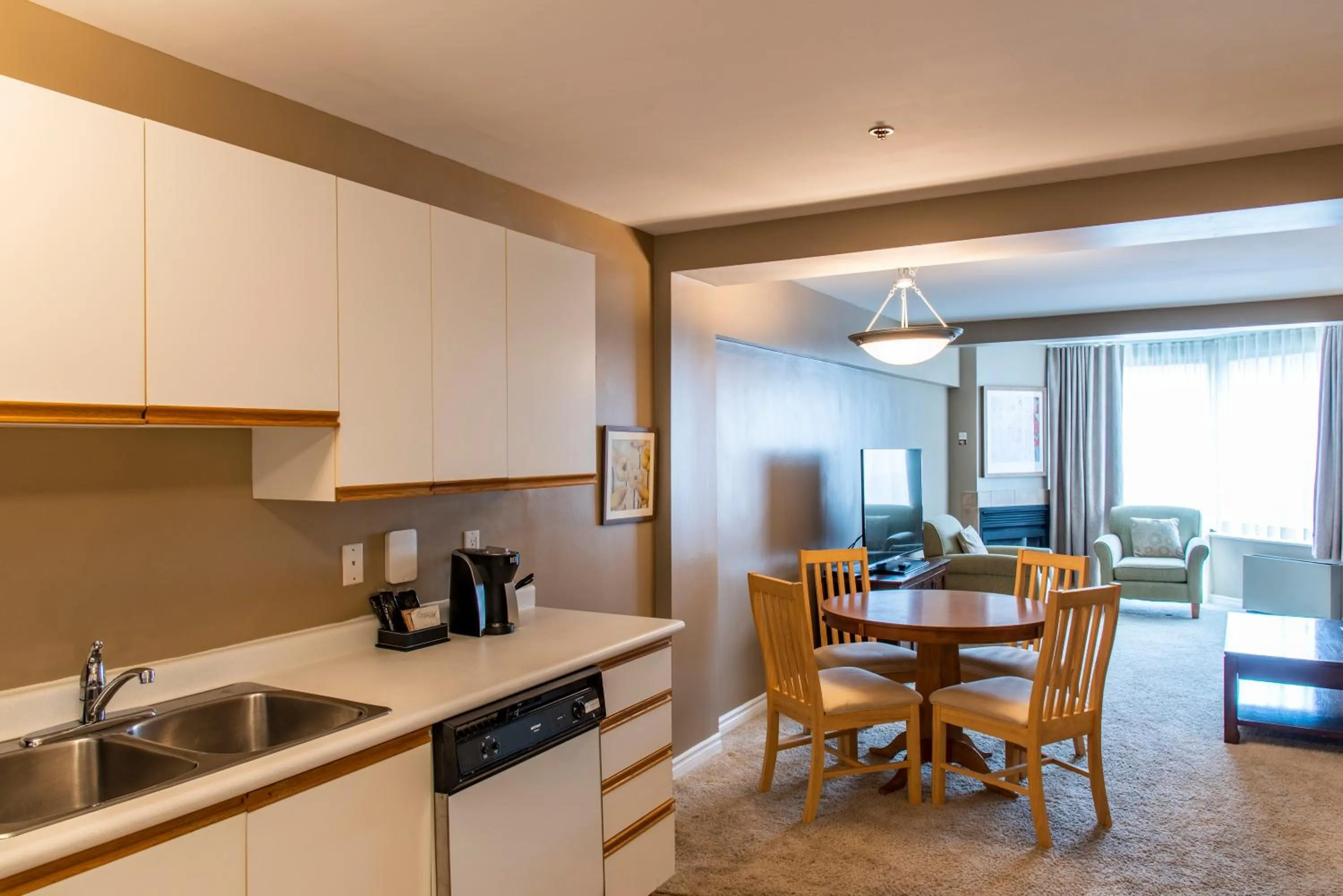 One-Bedroom Queen Suite - Non-Smoking in Georgian Bay Hotel Trademark Collection by Wyndham