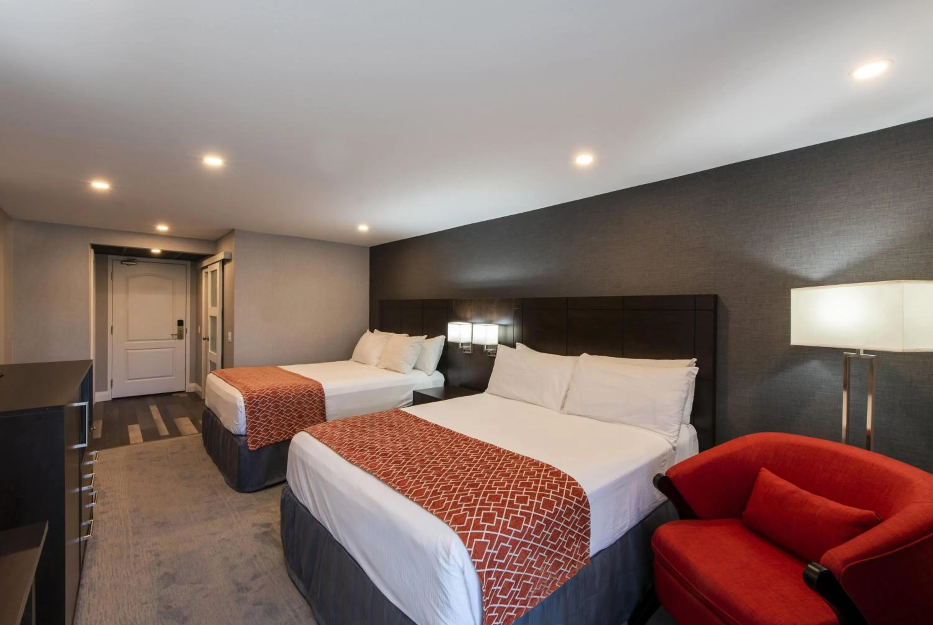 Photo of the whole room, Bed in Georgian Bay Hotel Trademark Collection by Wyndham