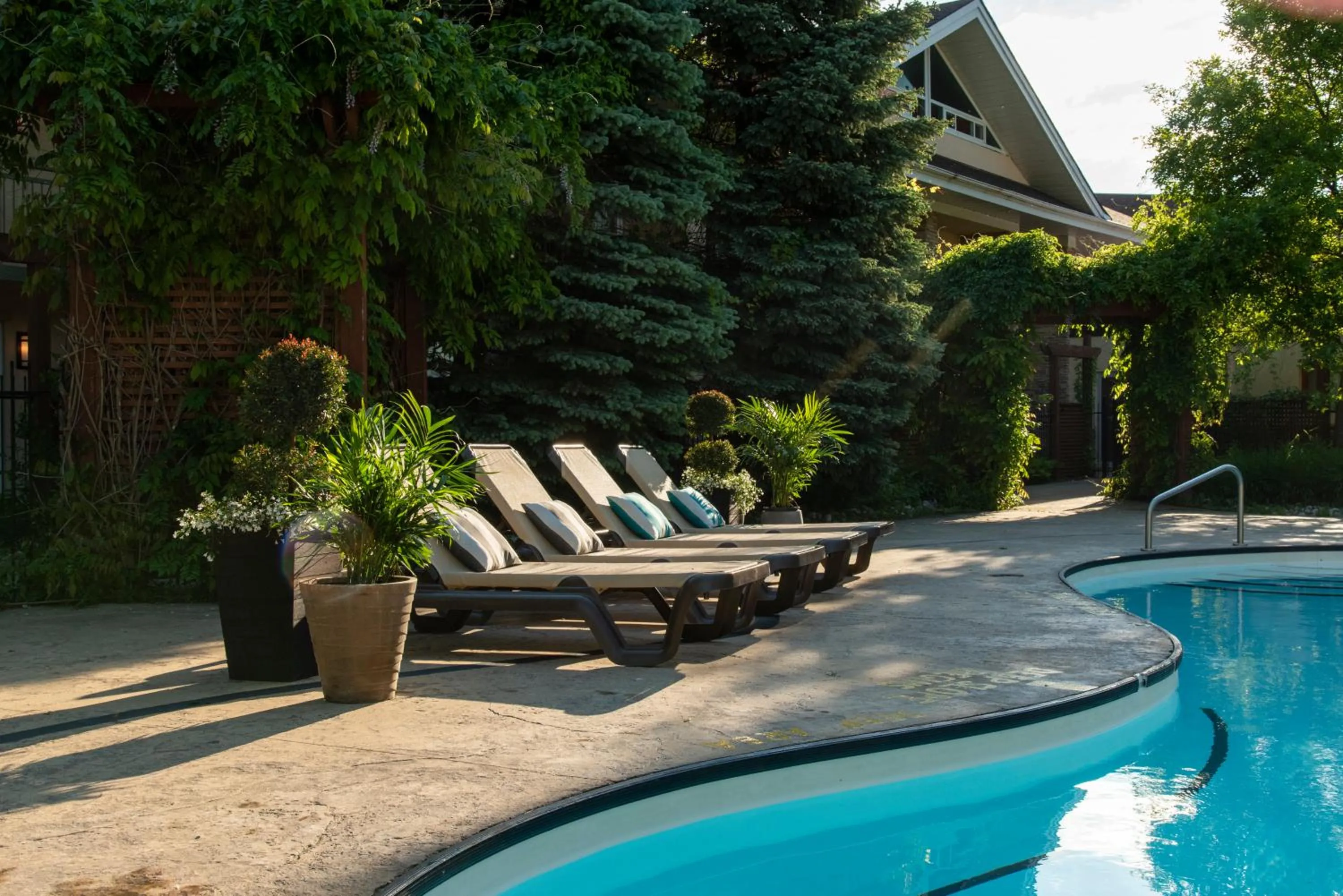 Swimming pool in Georgian Bay Hotel Trademark Collection by Wyndham