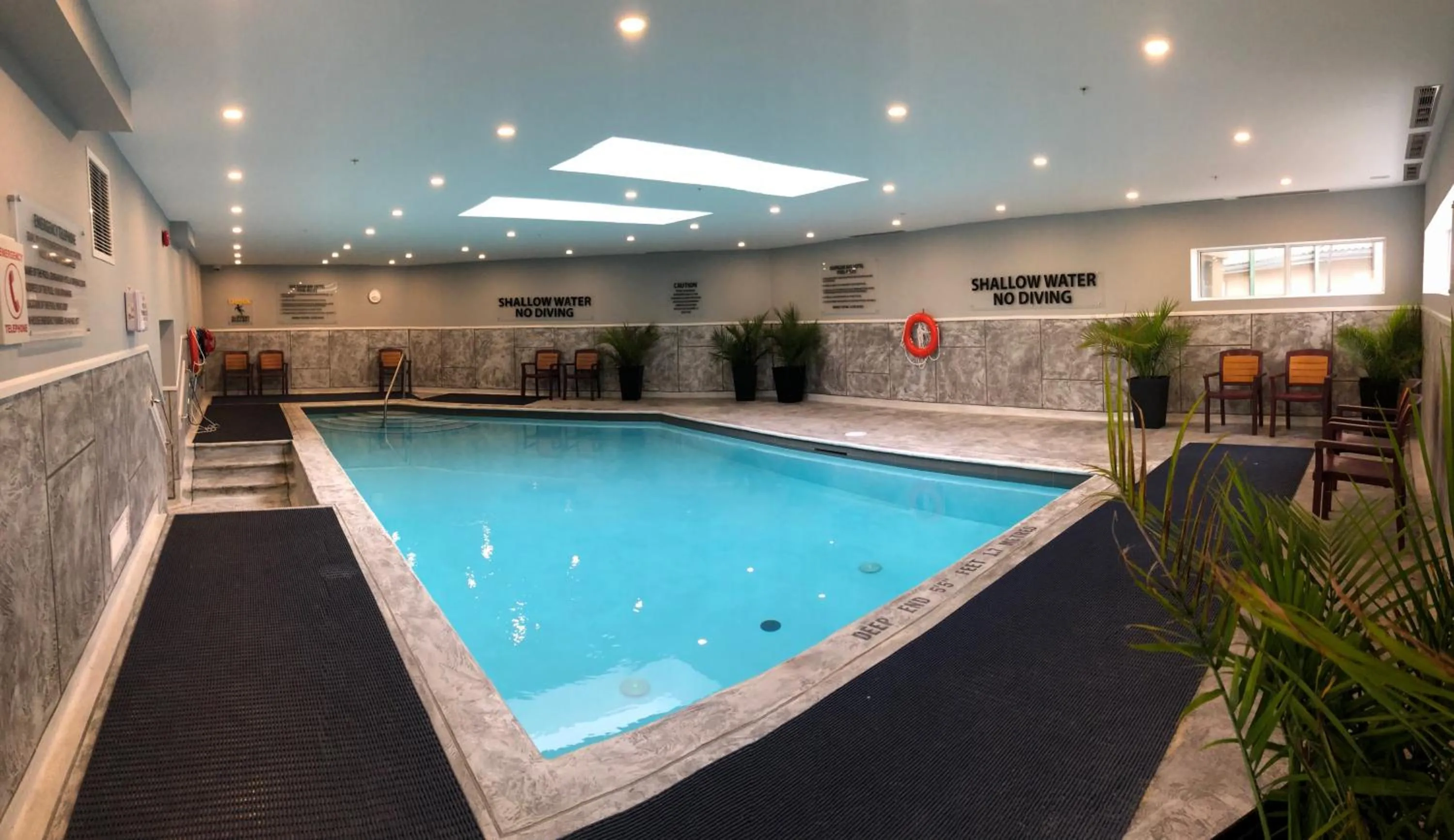 Swimming pool in Georgian Bay Hotel Trademark Collection by Wyndham