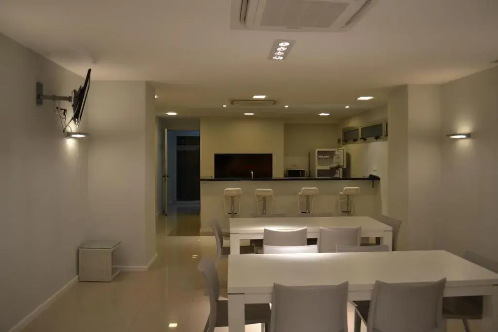 Two-Bedroom Apartment in Arenas del Mar Two-Bedroom Apartment in Arenas del Mar