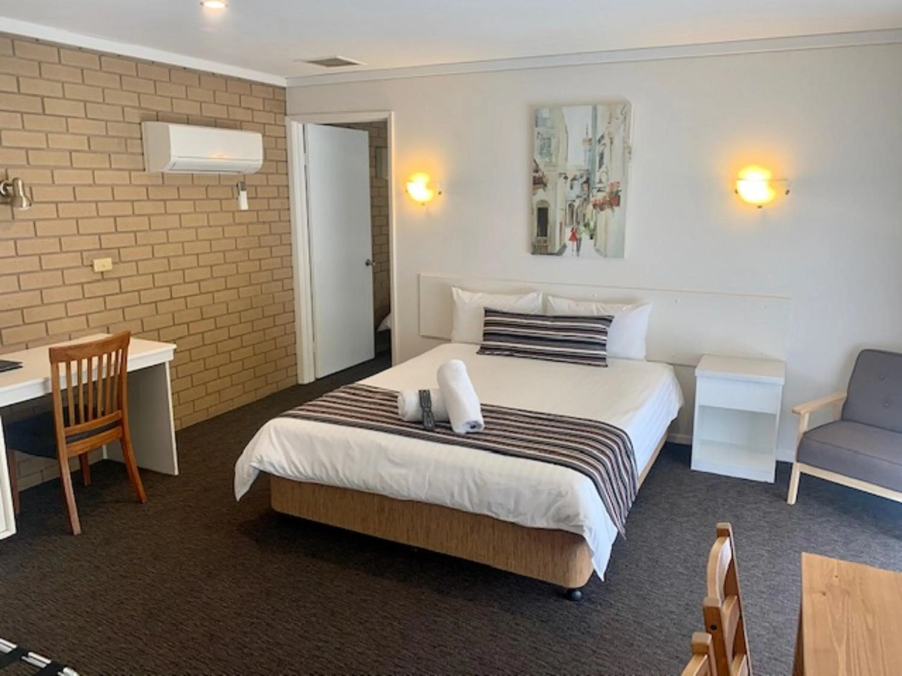 Bed in Albury City Motel