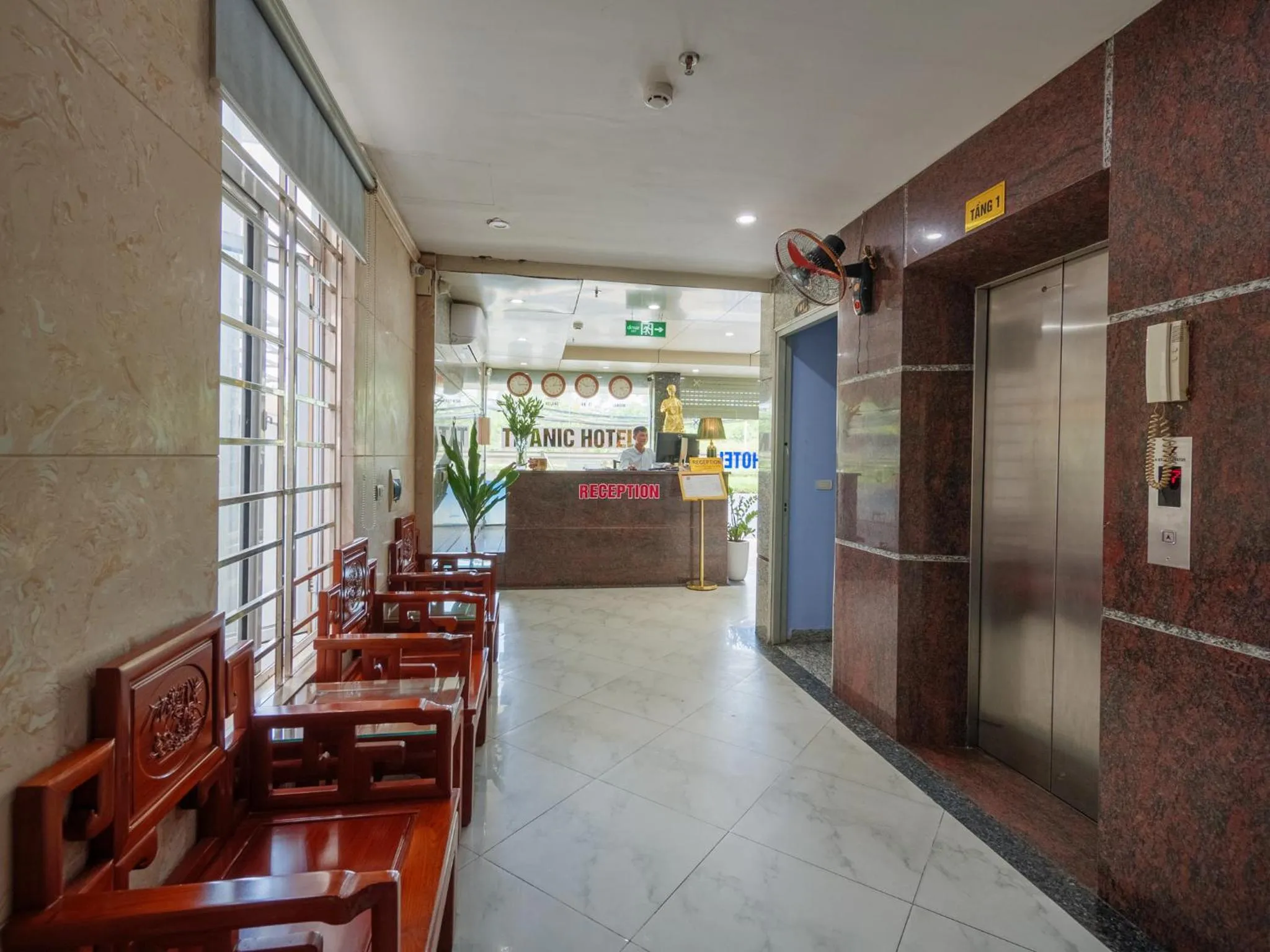 Lobby or reception in TITANIC HOTEL