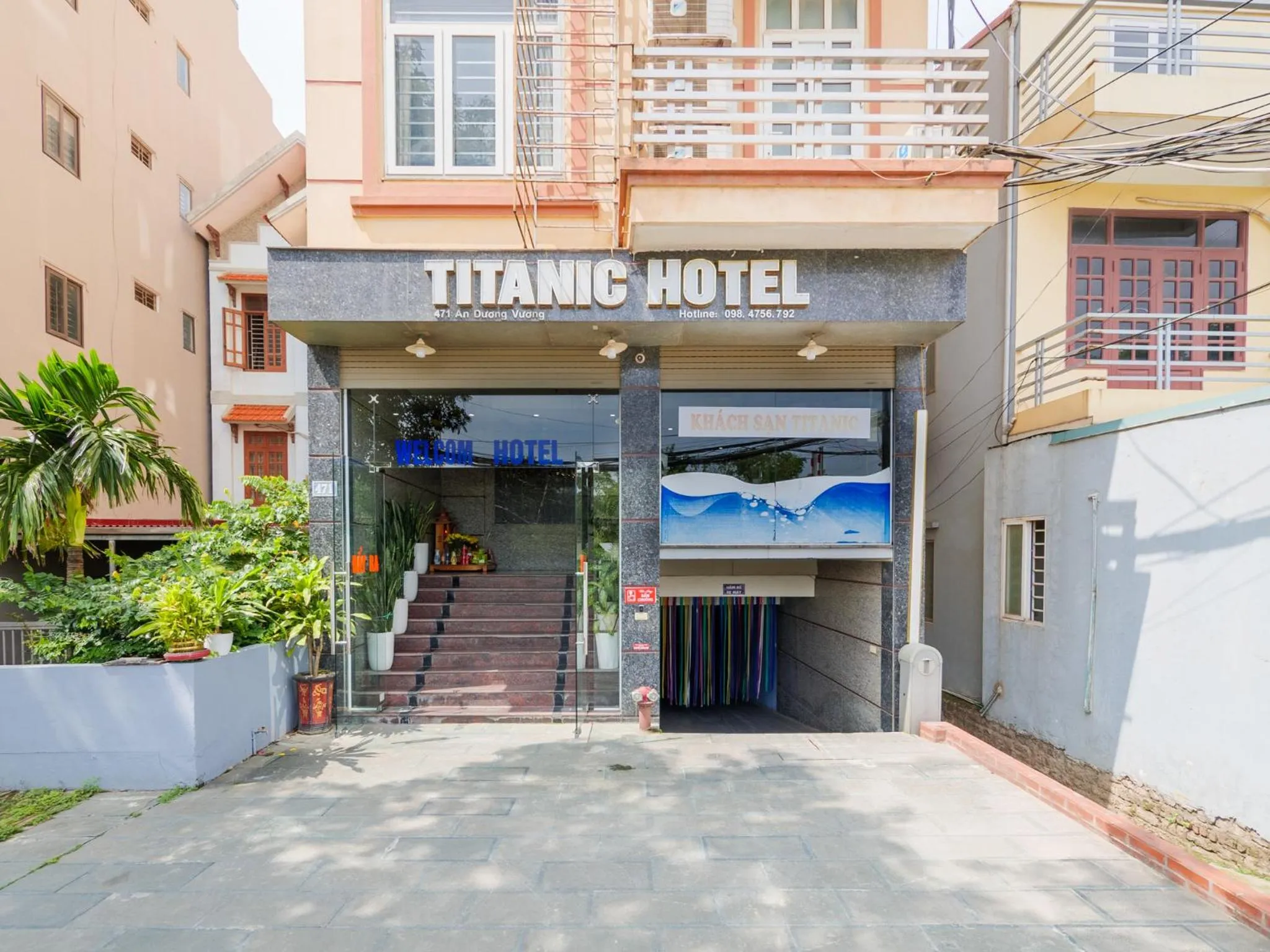 Facade/entrance in TITANIC HOTEL