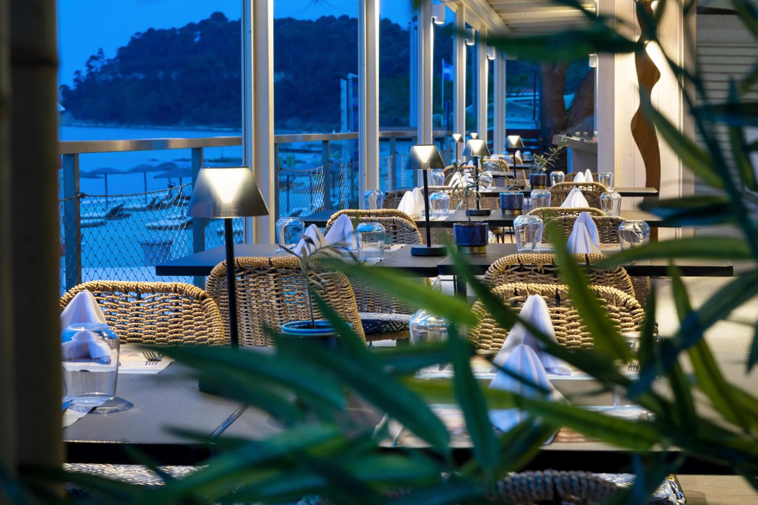 Restaurant/places to eat in Ammon Zeus Luxury Beach Hotel
