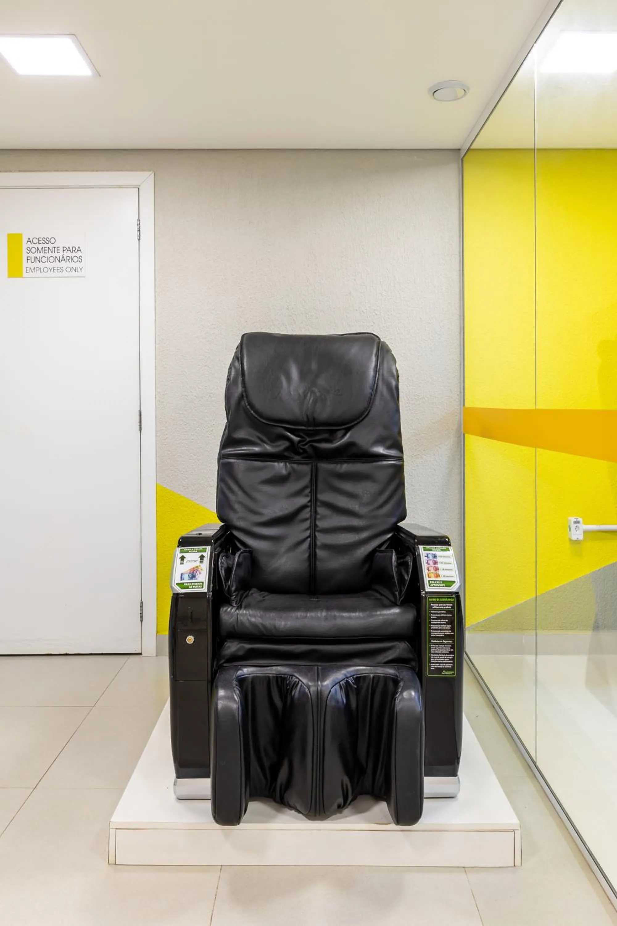 Massage in Tarobá Express