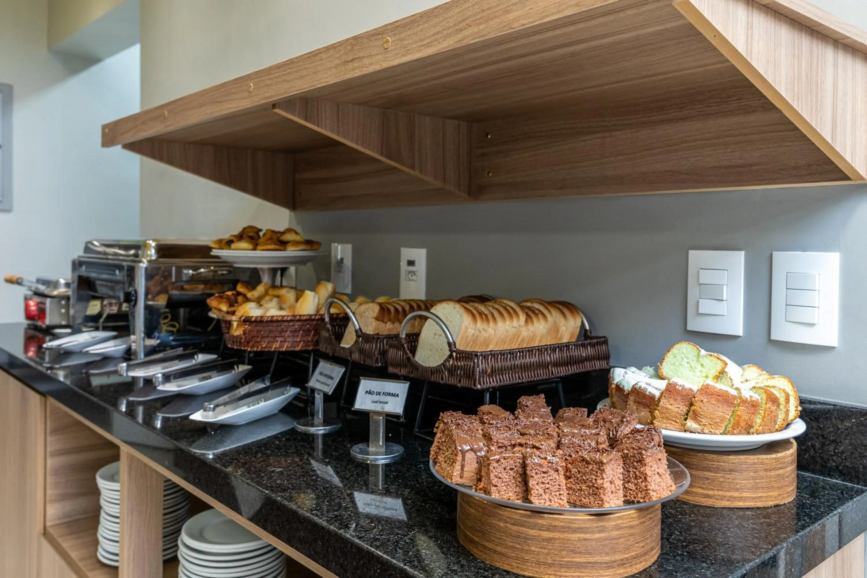 Food and drinks in Tarobá Express