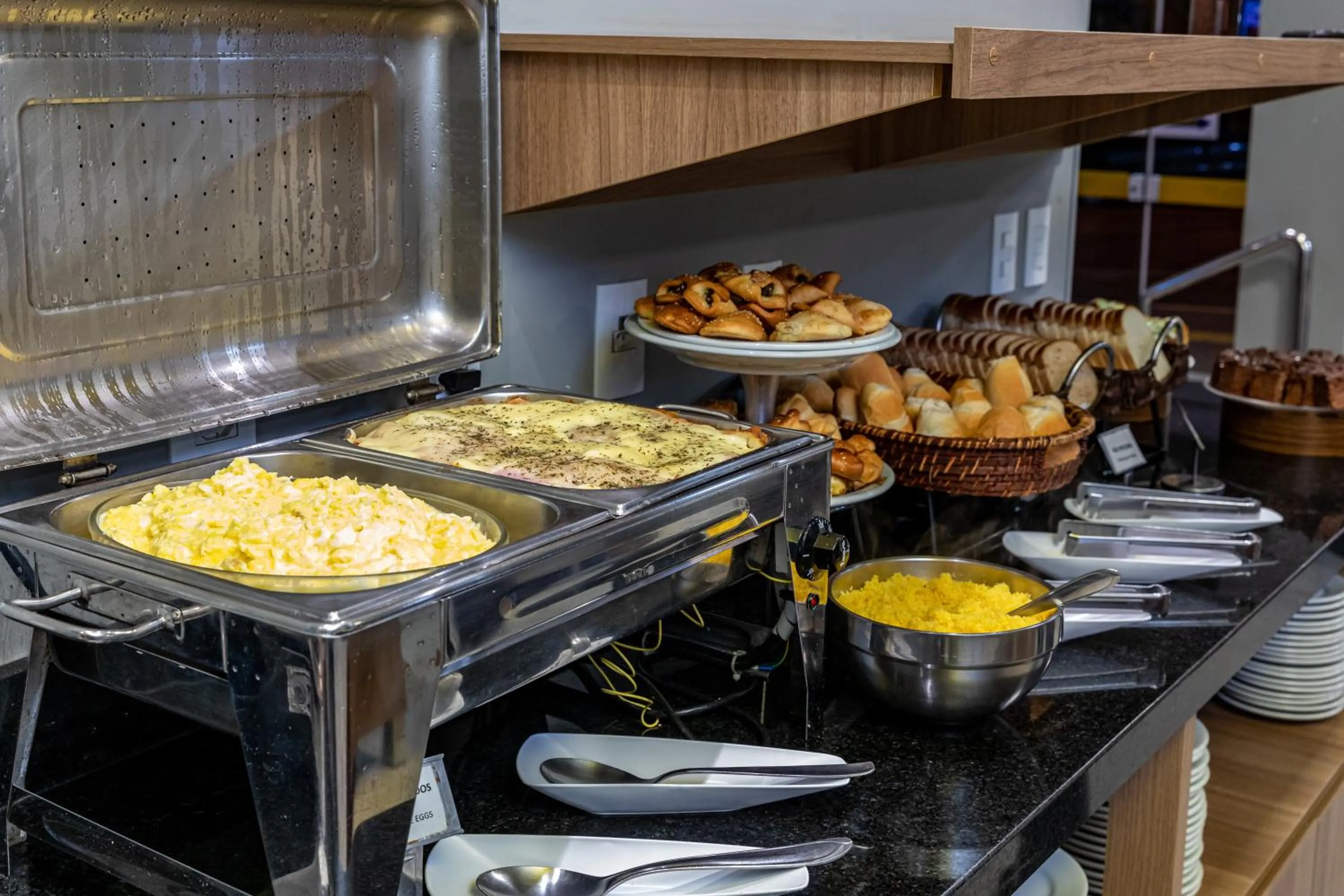 Food and drinks in Tarobá Express